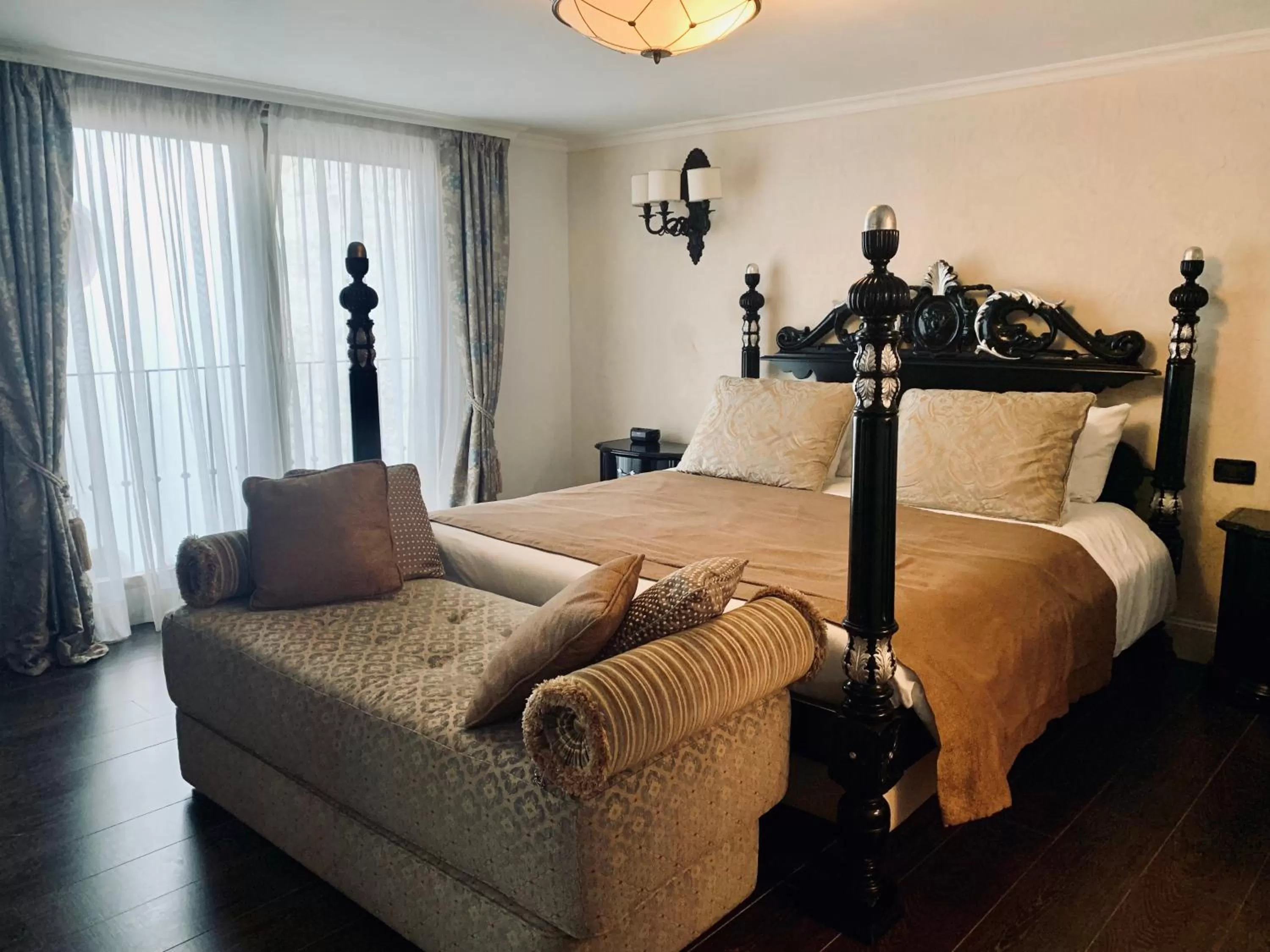 Bed in Villa Palma Boutique Hotel