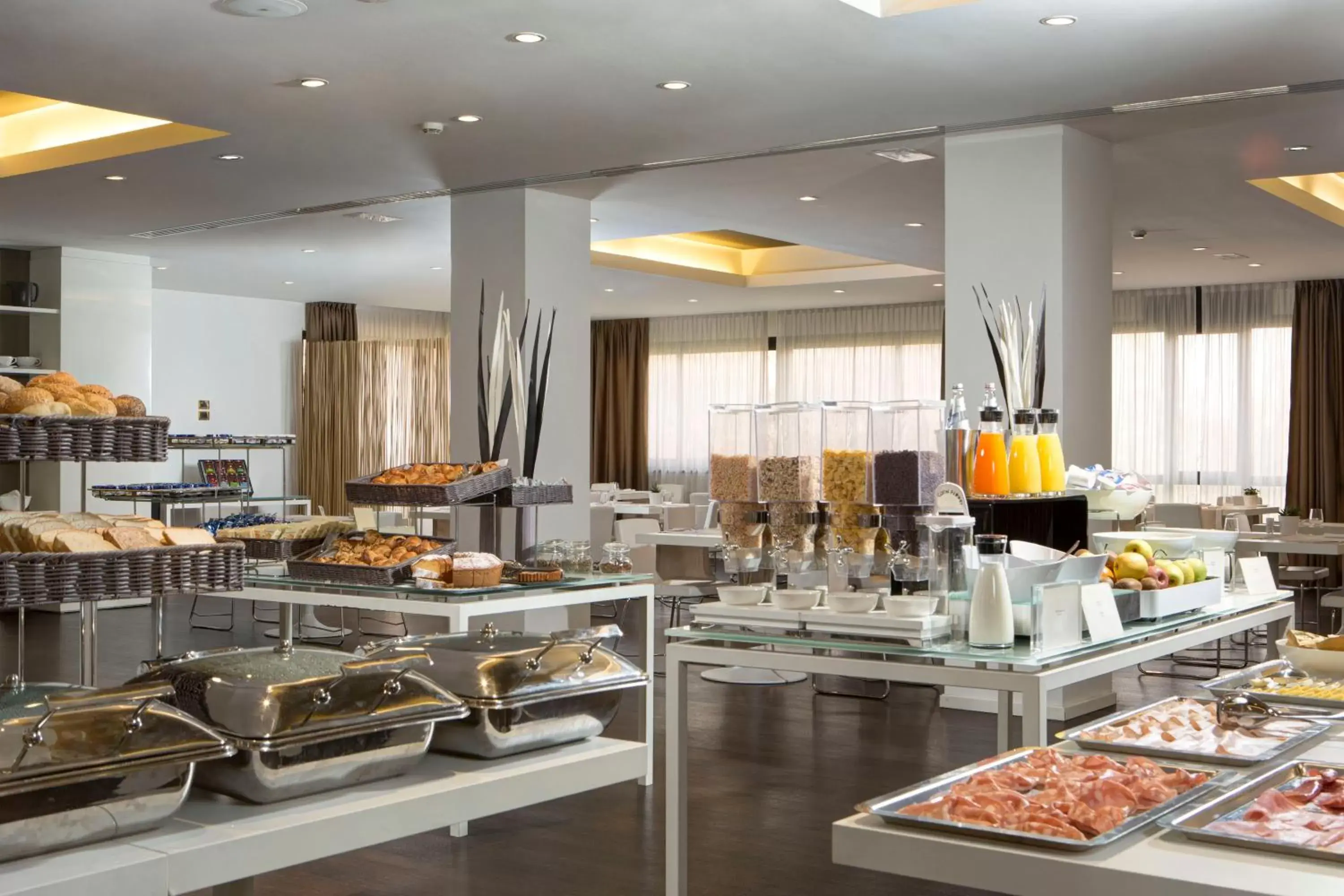 Buffet breakfast, Restaurant/Places to Eat in Best Western Plus Tower Hotel Bologna