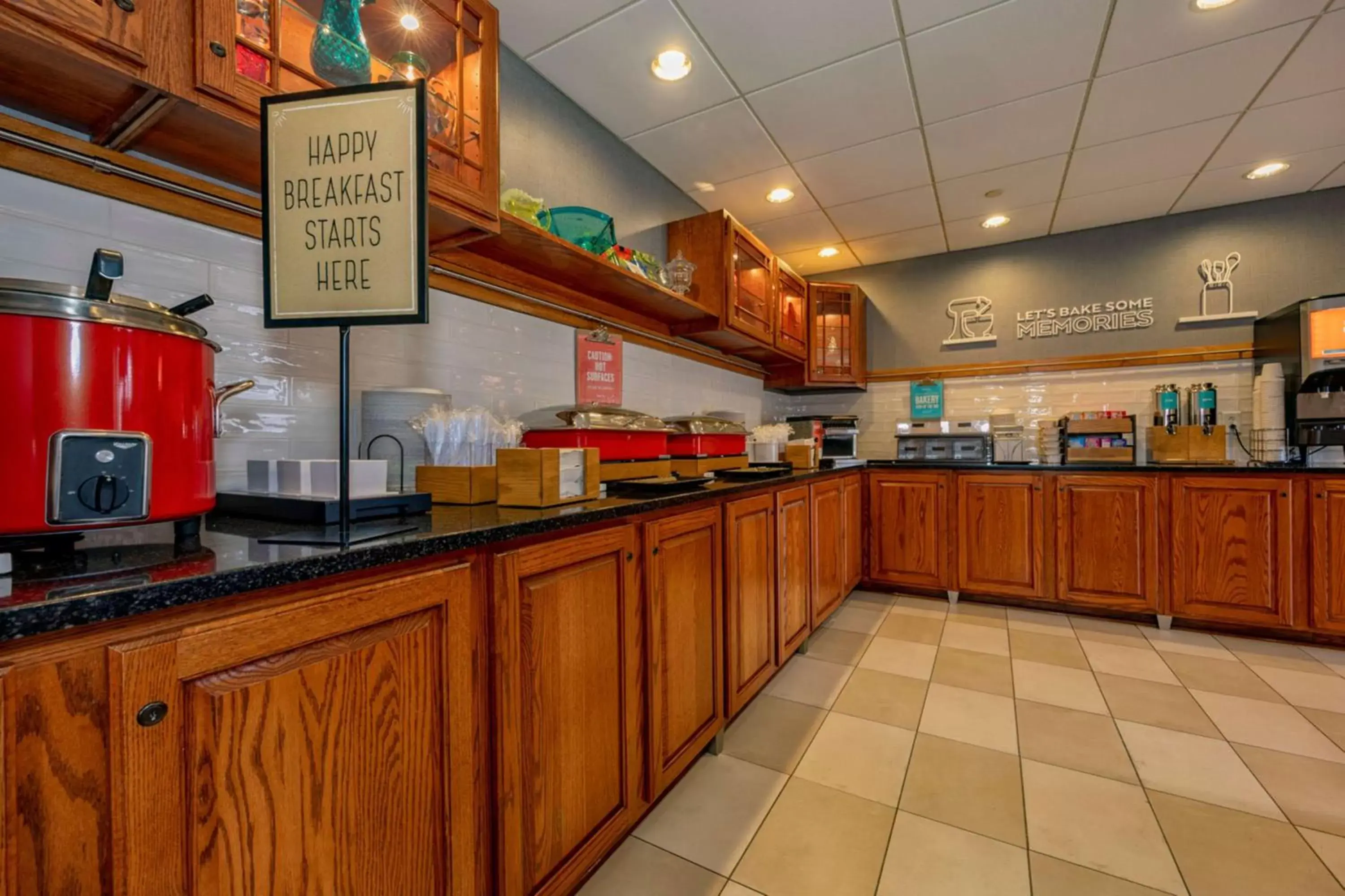 Breakfast, Restaurant/Places to Eat in Hampton Inn Wheeling