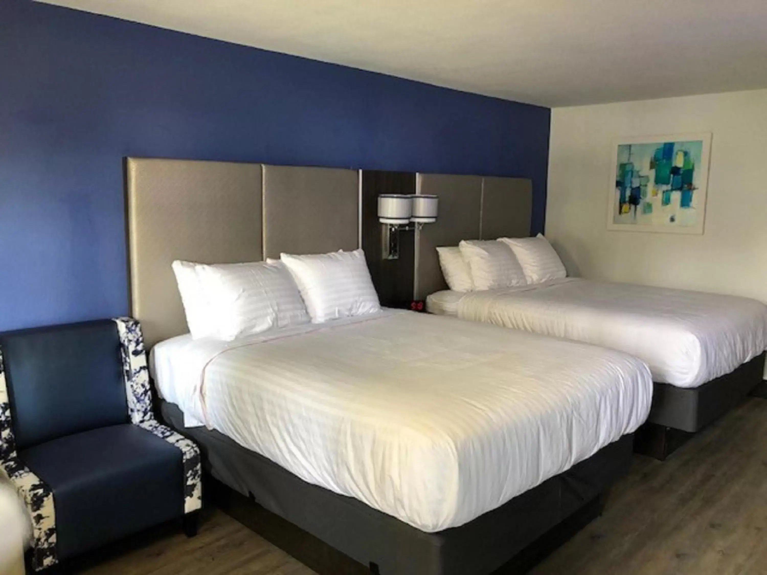 Bedroom, Bed in SureStay Plus Hotel by Best Western Sacramento Cal Expo