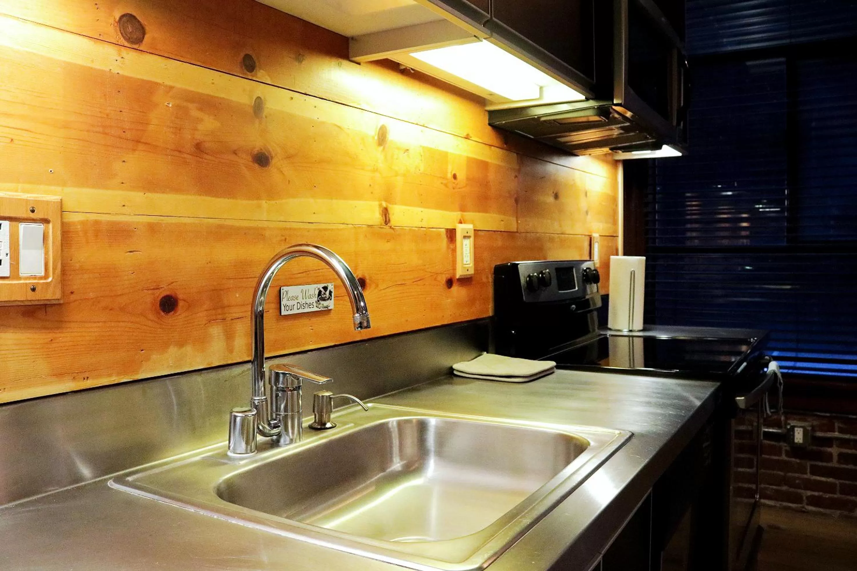 Kitchen or kitchenette, Kitchen/Kitchenette in The Haas Suites