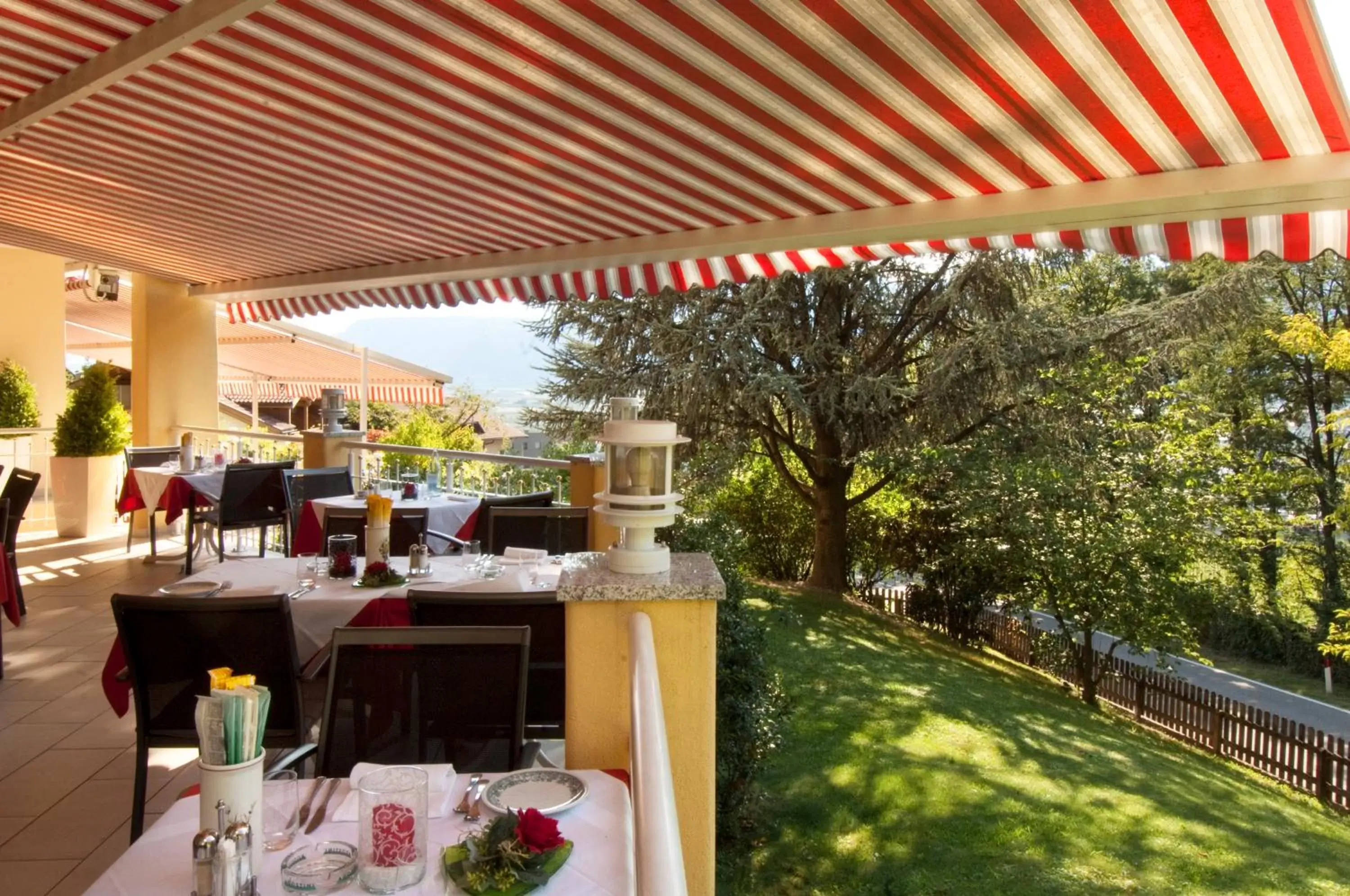 Garden, Restaurant/Places to Eat in Gartenresidence Stephanie by Hotel Rotwand