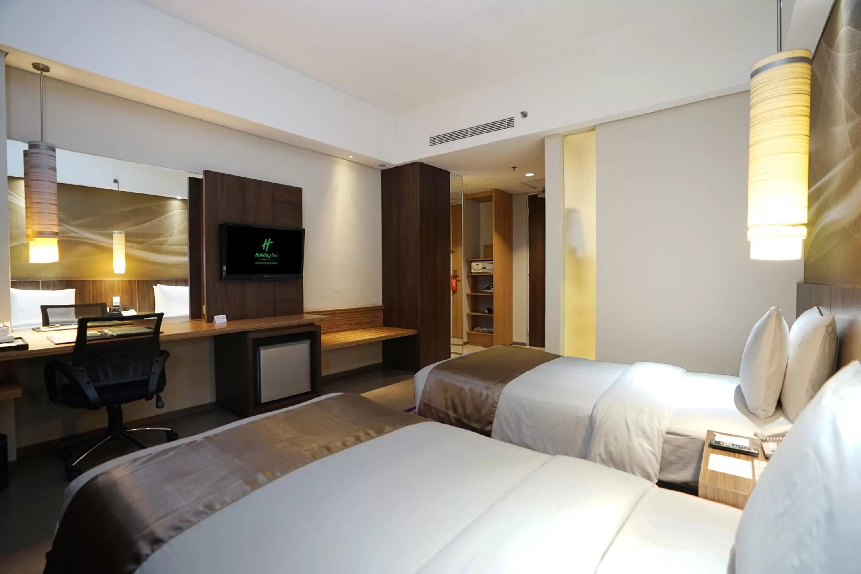 Bed in Holiday Inn Bandung Pasteur by IHG