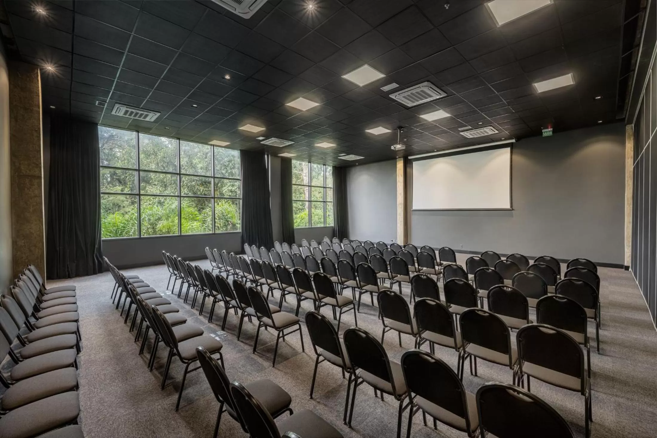 Business facilities in Intercity Canoas