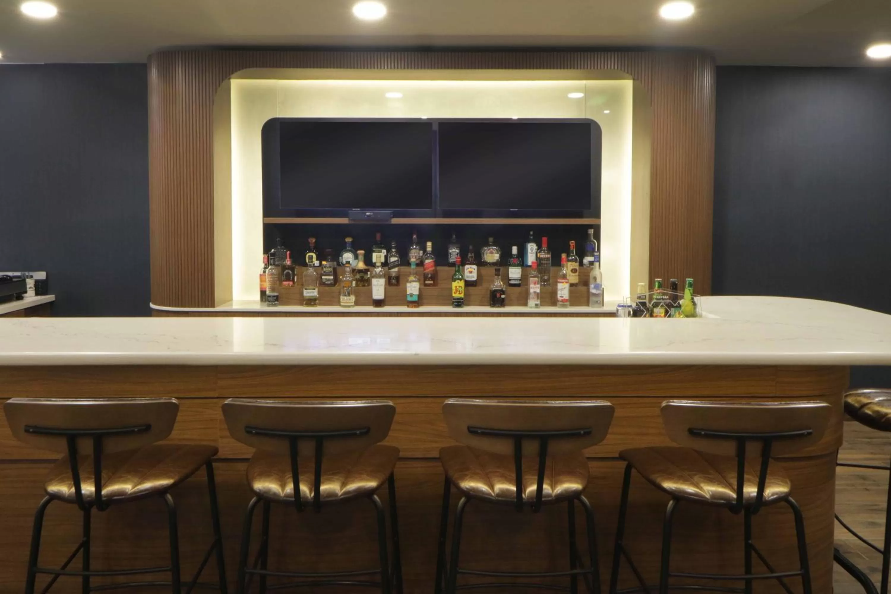 Lounge or bar in Courtyard Monterrey Airport