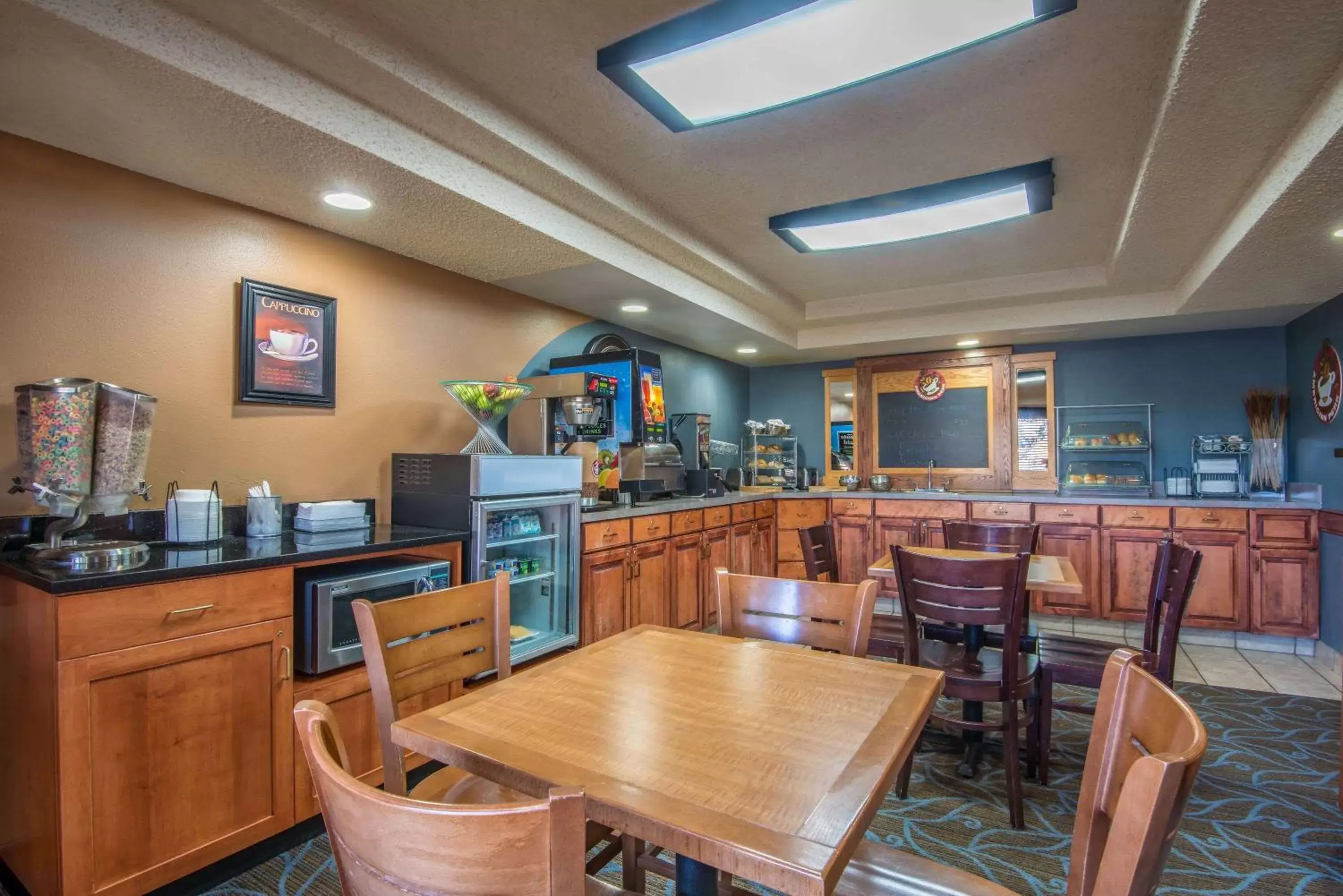 Breakfast, Restaurant/Places to Eat in AmericInn by Wyndham Windsor Ft. Collins