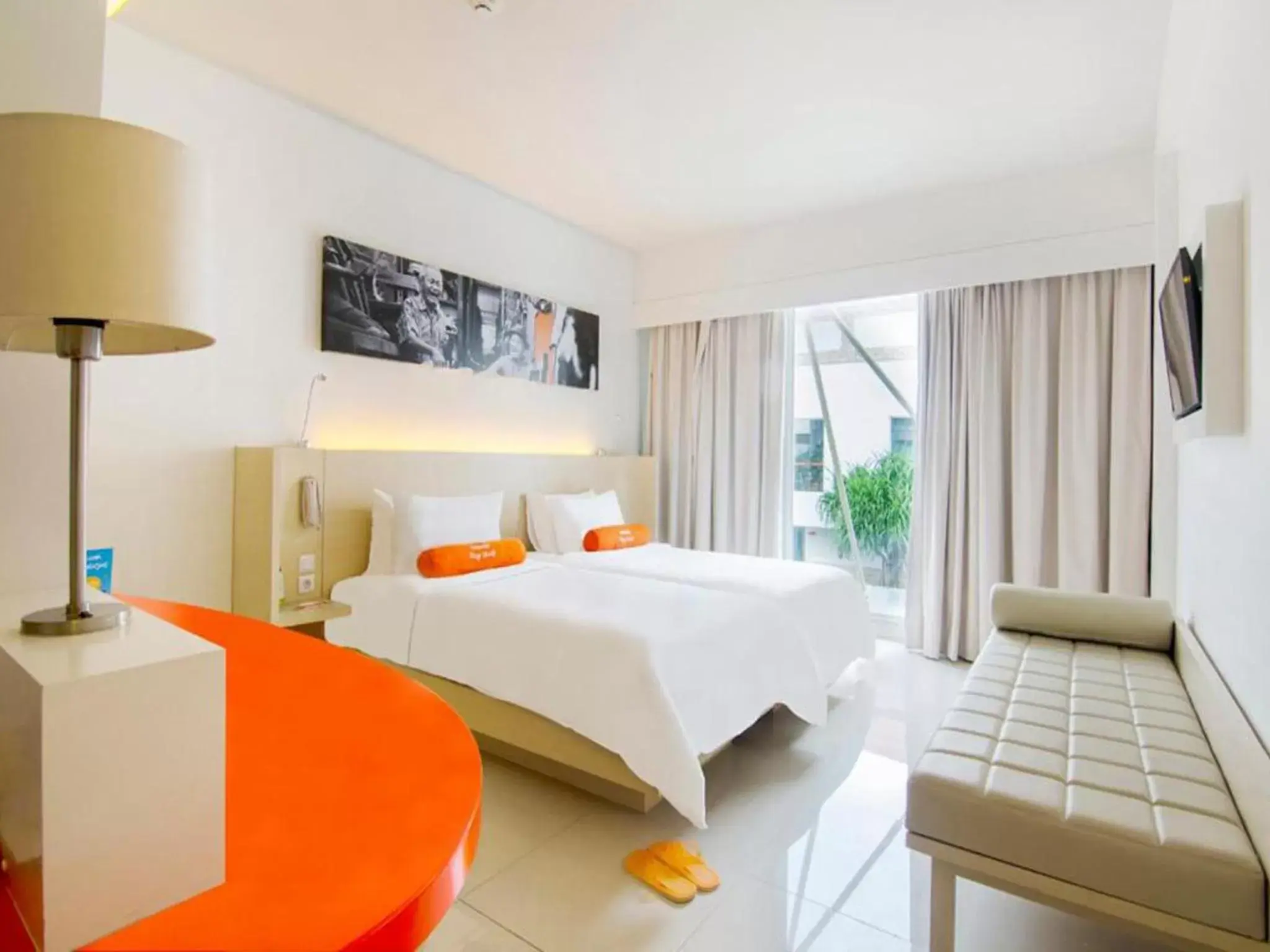 Bed in HARRIS Hotel and Conventions Denpasar Bali Bed in HARRIS Hotel and Conventions Denpasar Bali