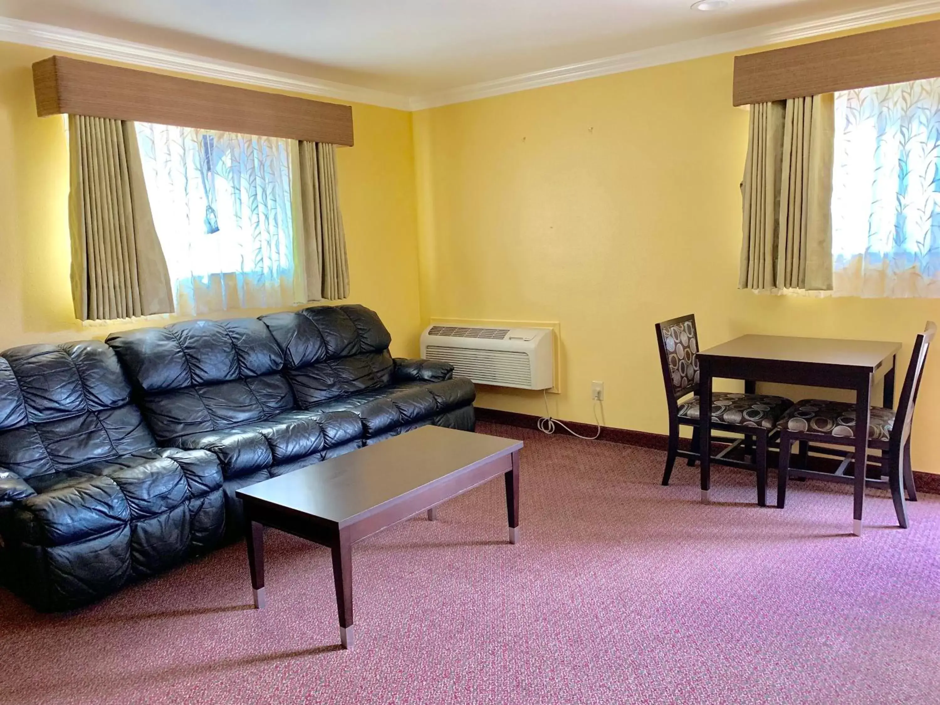 Seating Area in Olive Tree Inn & Suites