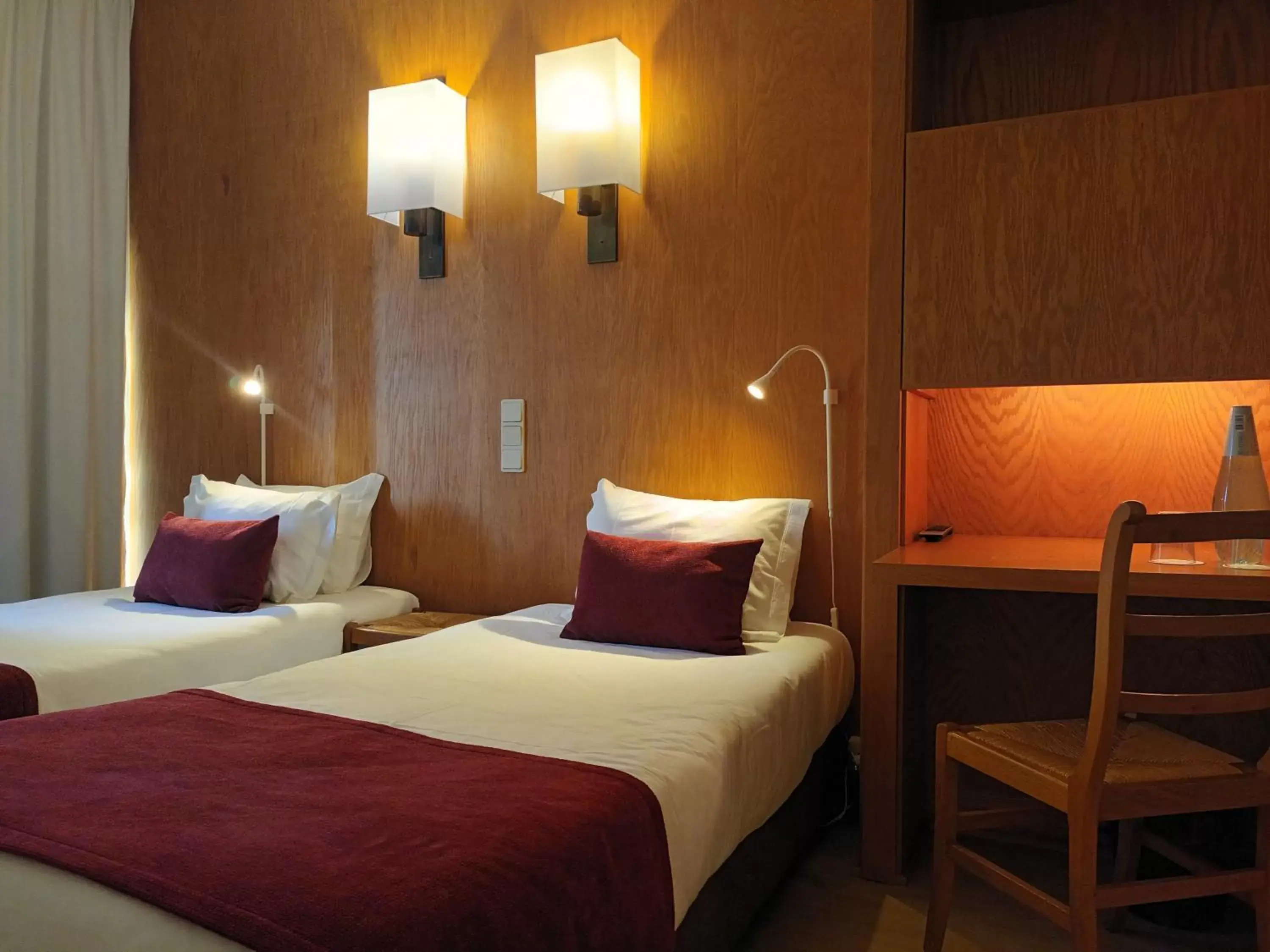 Bedroom, Bed in Vilar Oporto Hotel Bedroom, Bed in Vilar Oporto Hotel