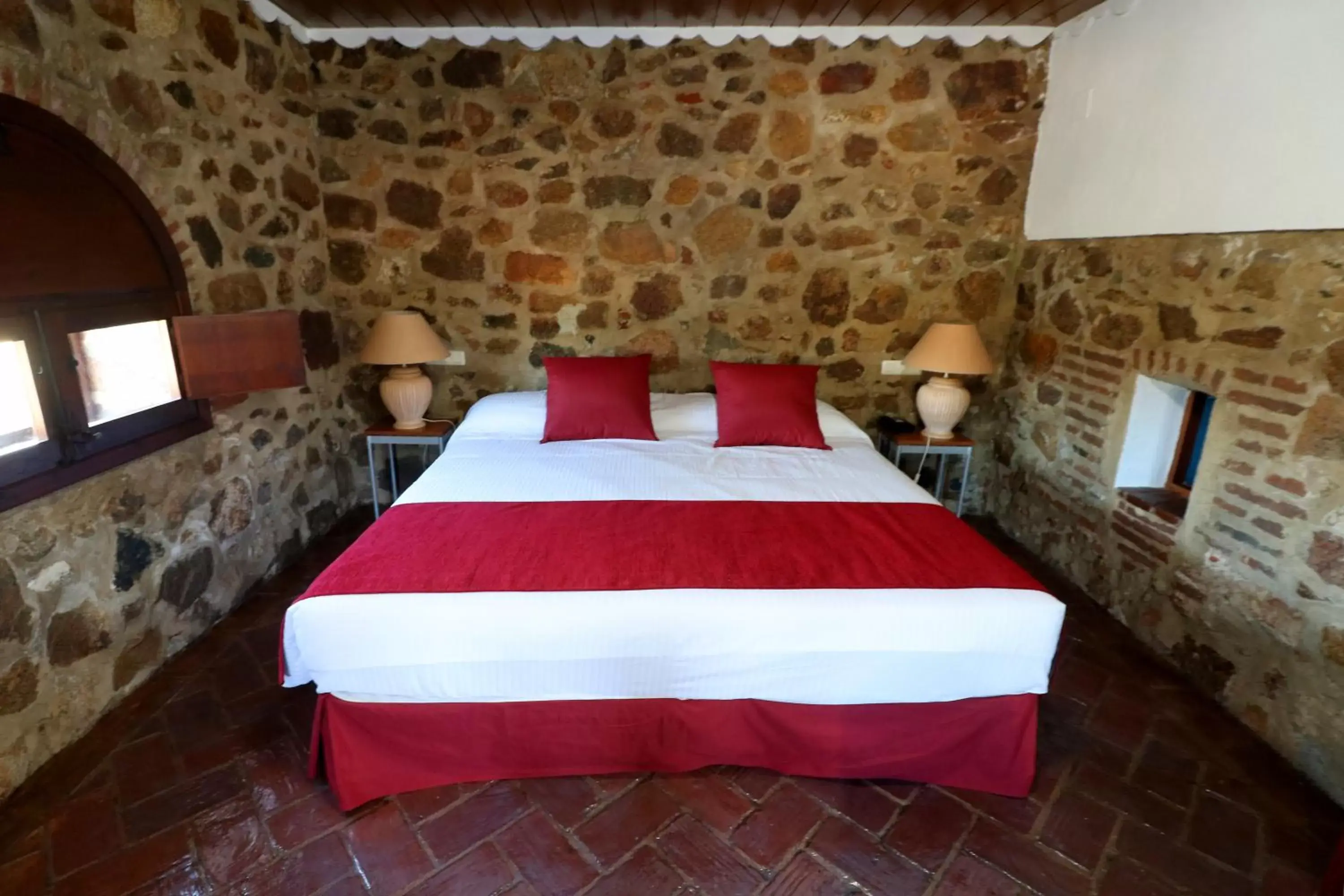 Bedroom, Bed in Hotel Monasterio de Rocamador