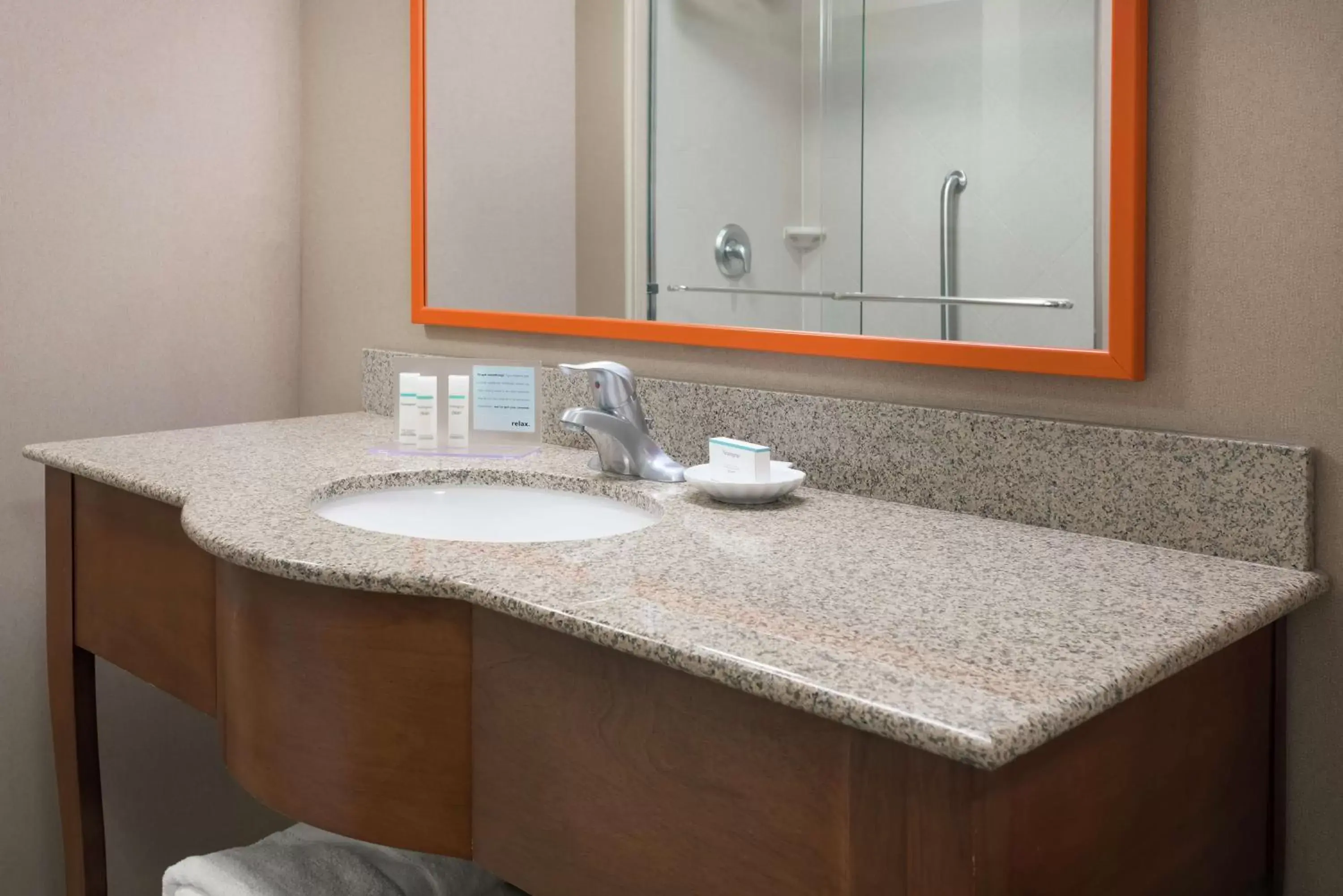 Bathroom in Hampton Inn Springfield South Enfield