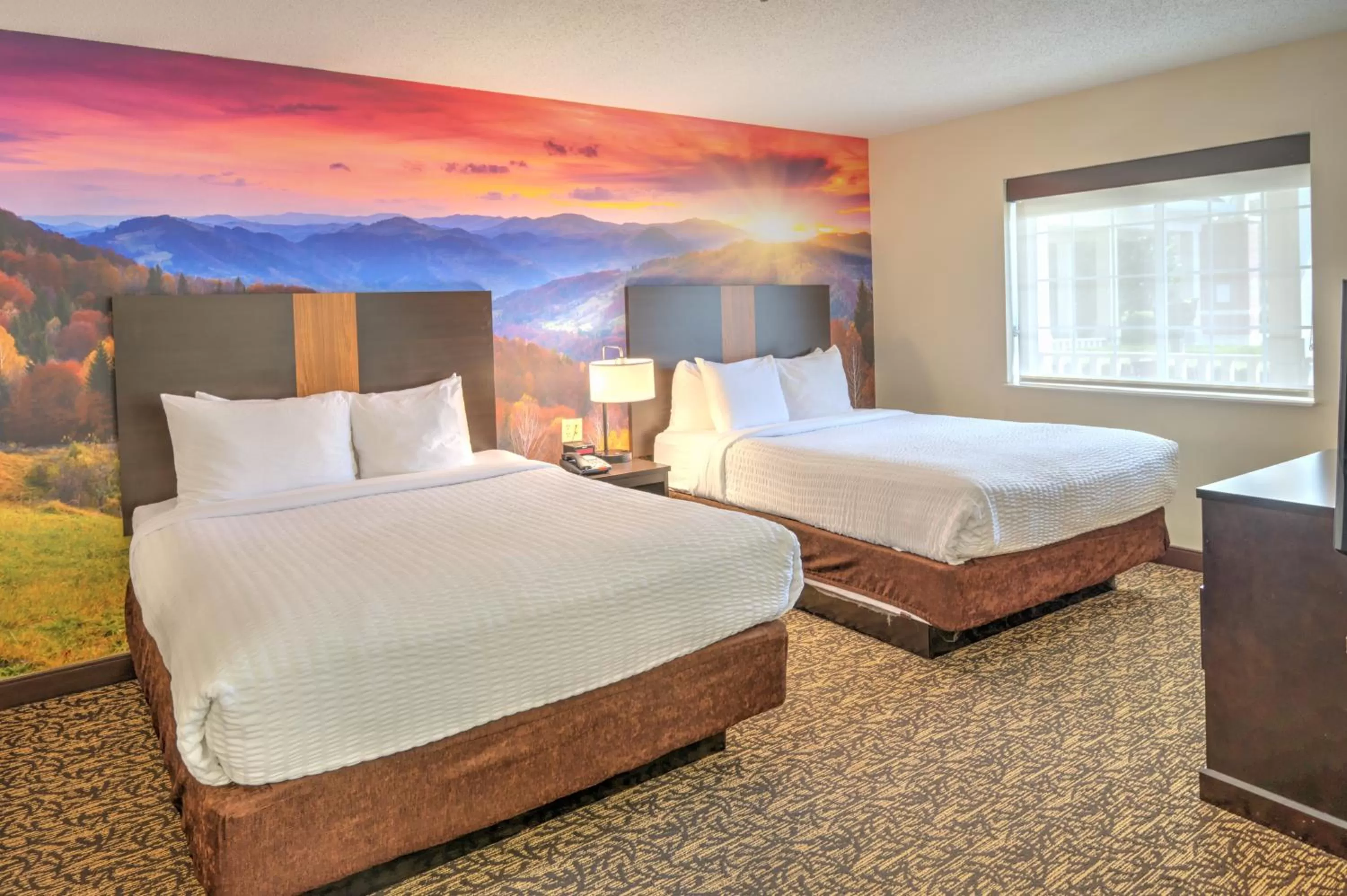 Bed in LeConte Hotel & Convention Center, an Ascend Collection Hotel
