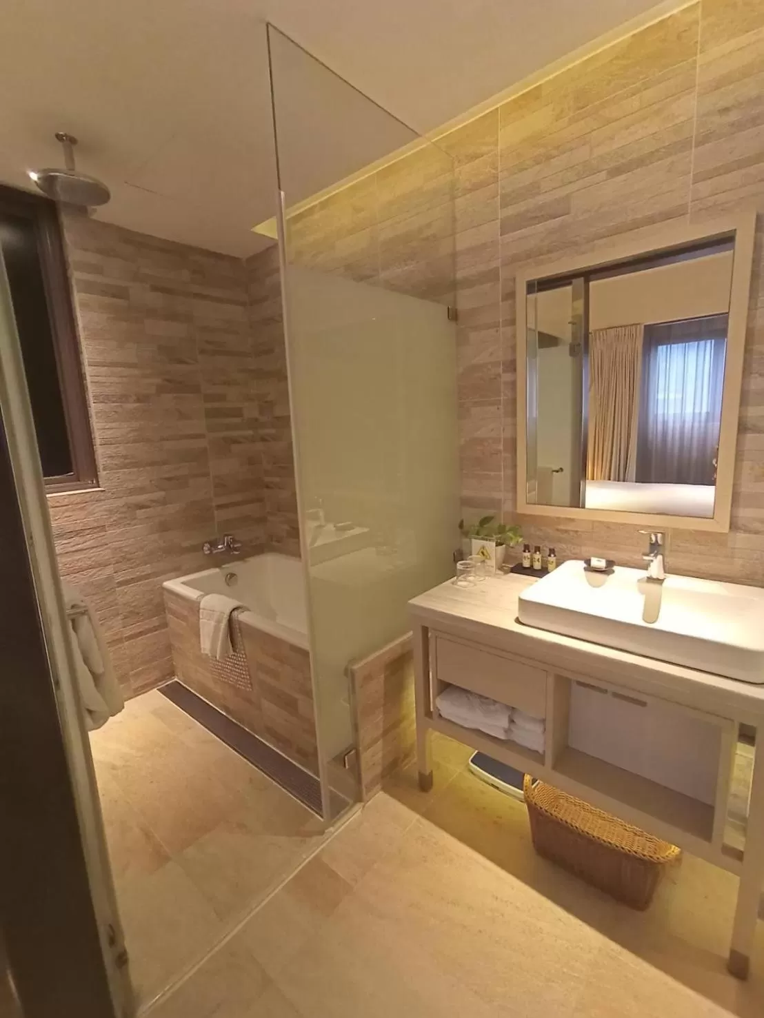Bathroom, Bed in Riverview Suites Taipei