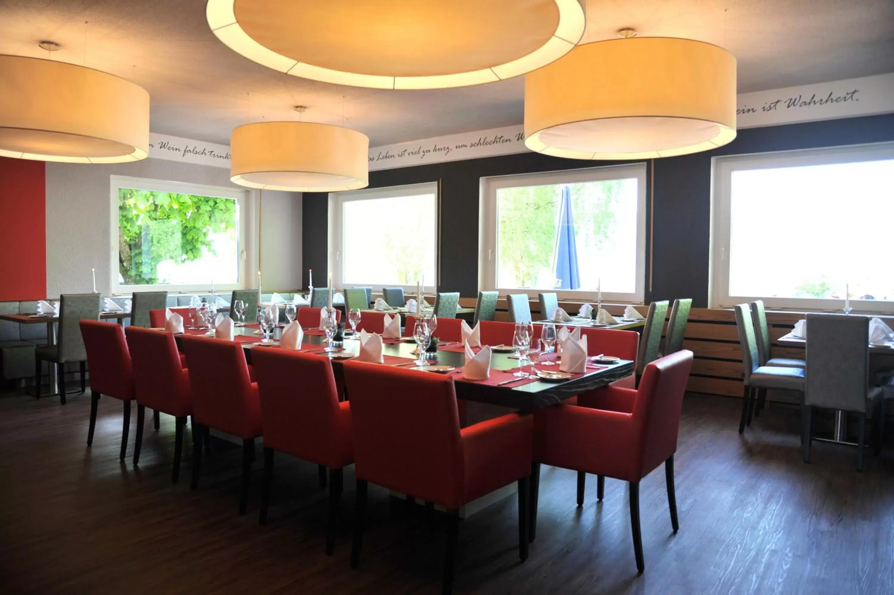 Restaurant/Places to Eat in Seehotel Adler