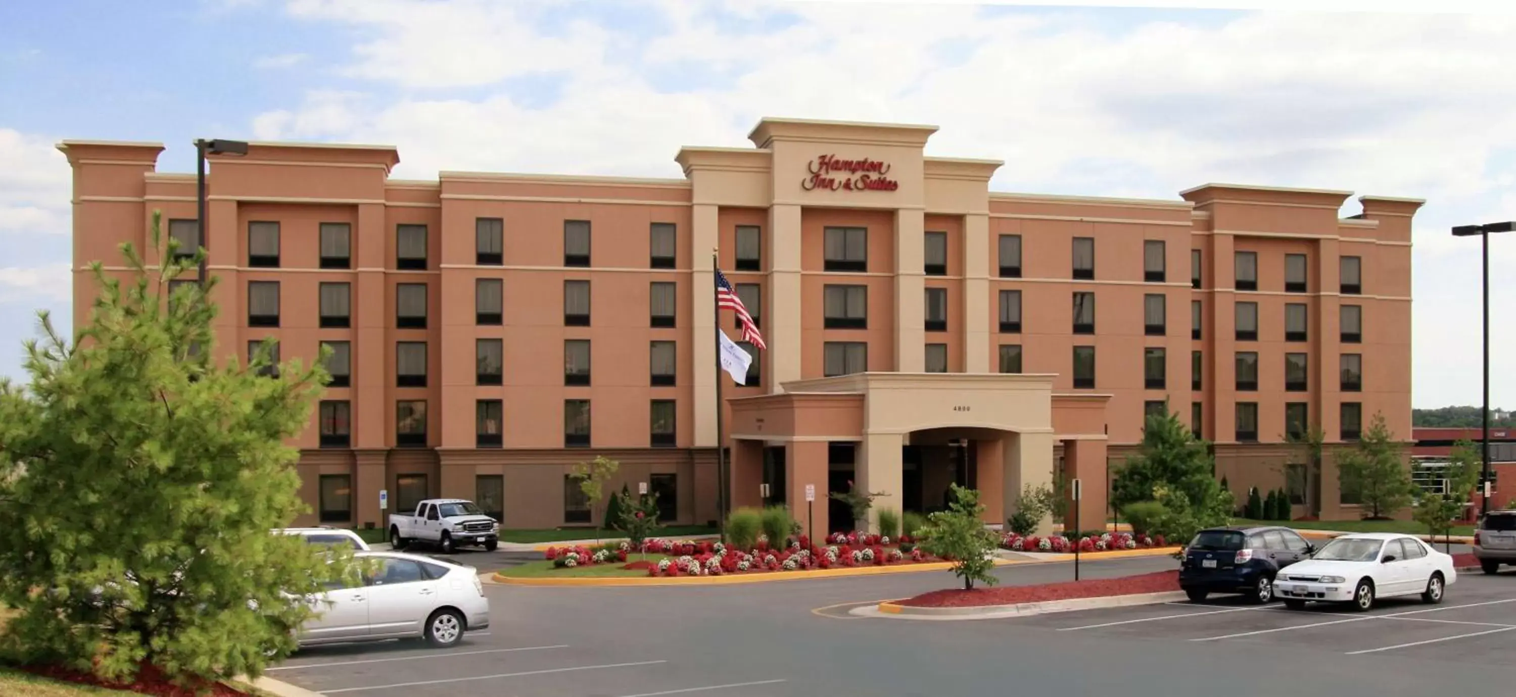 Property building in Hampton Inn and Suites Fredericksburg South Property building in Hampton Inn and Suites Fredericksburg South