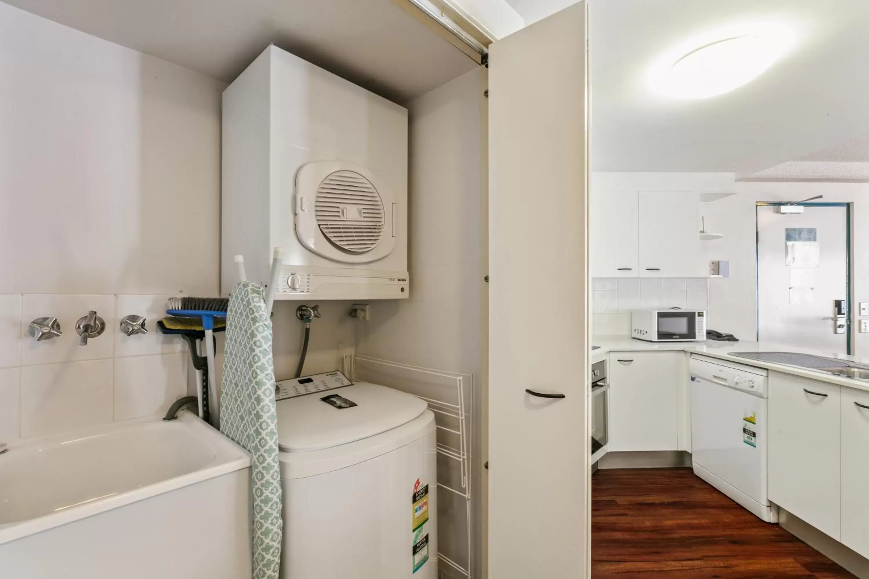 Kitchen or kitchenette, Bathroom in Caribbean Resort