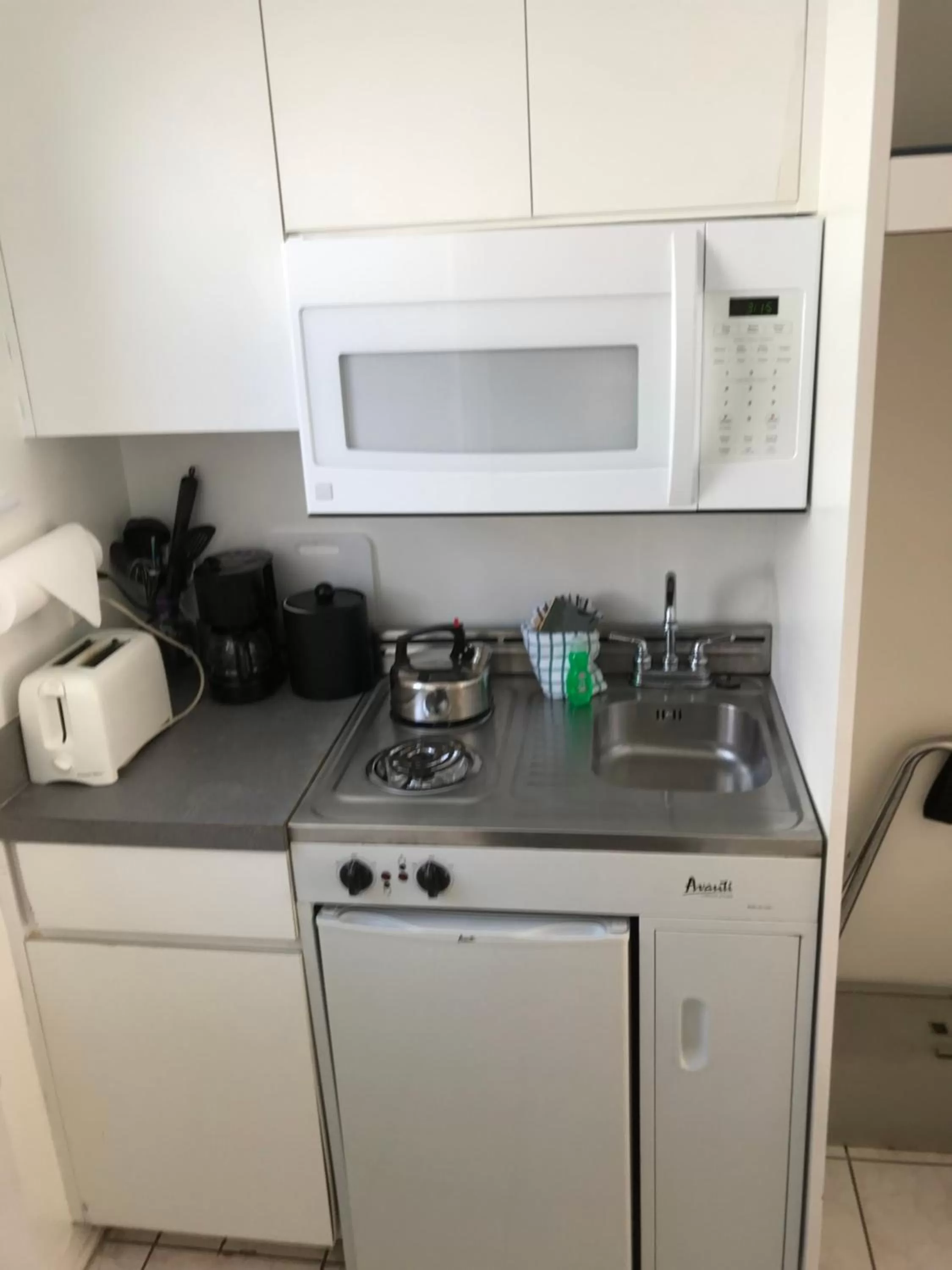 Kitchen or kitchenette, Kitchen/Kitchenette in Miramar Resort