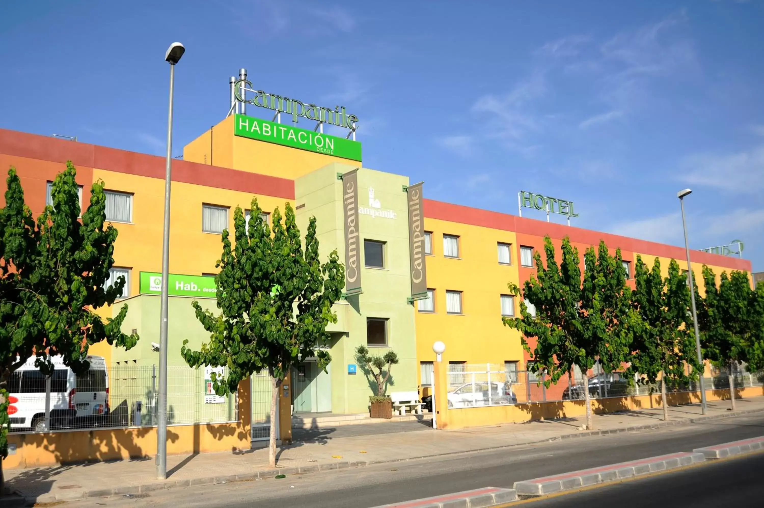 Facade/entrance, Property Building in Campanile Hotel Murcia