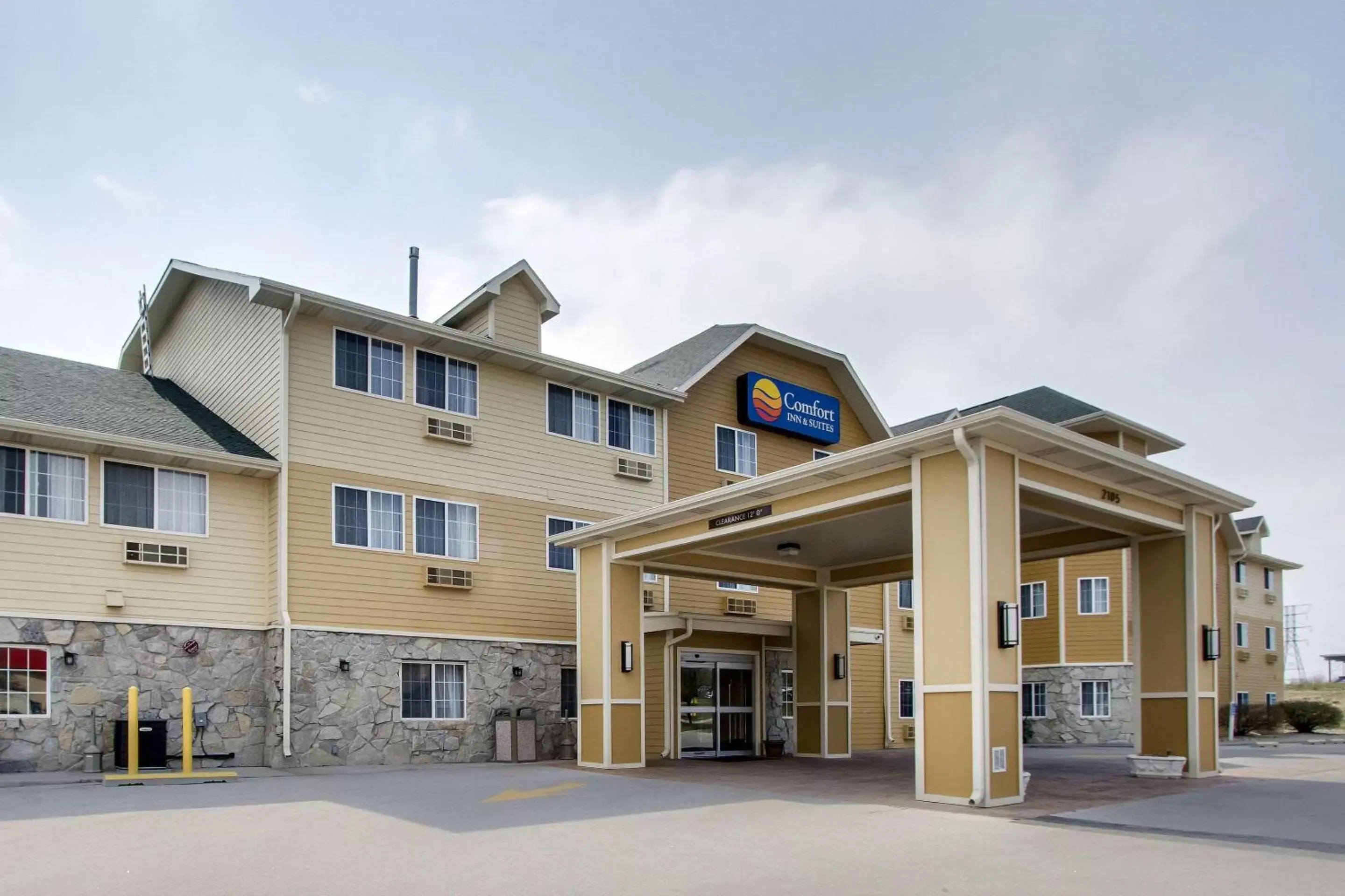 Property Building in Comfort Inn & Suites Bellevue - Omaha Offutt AFB