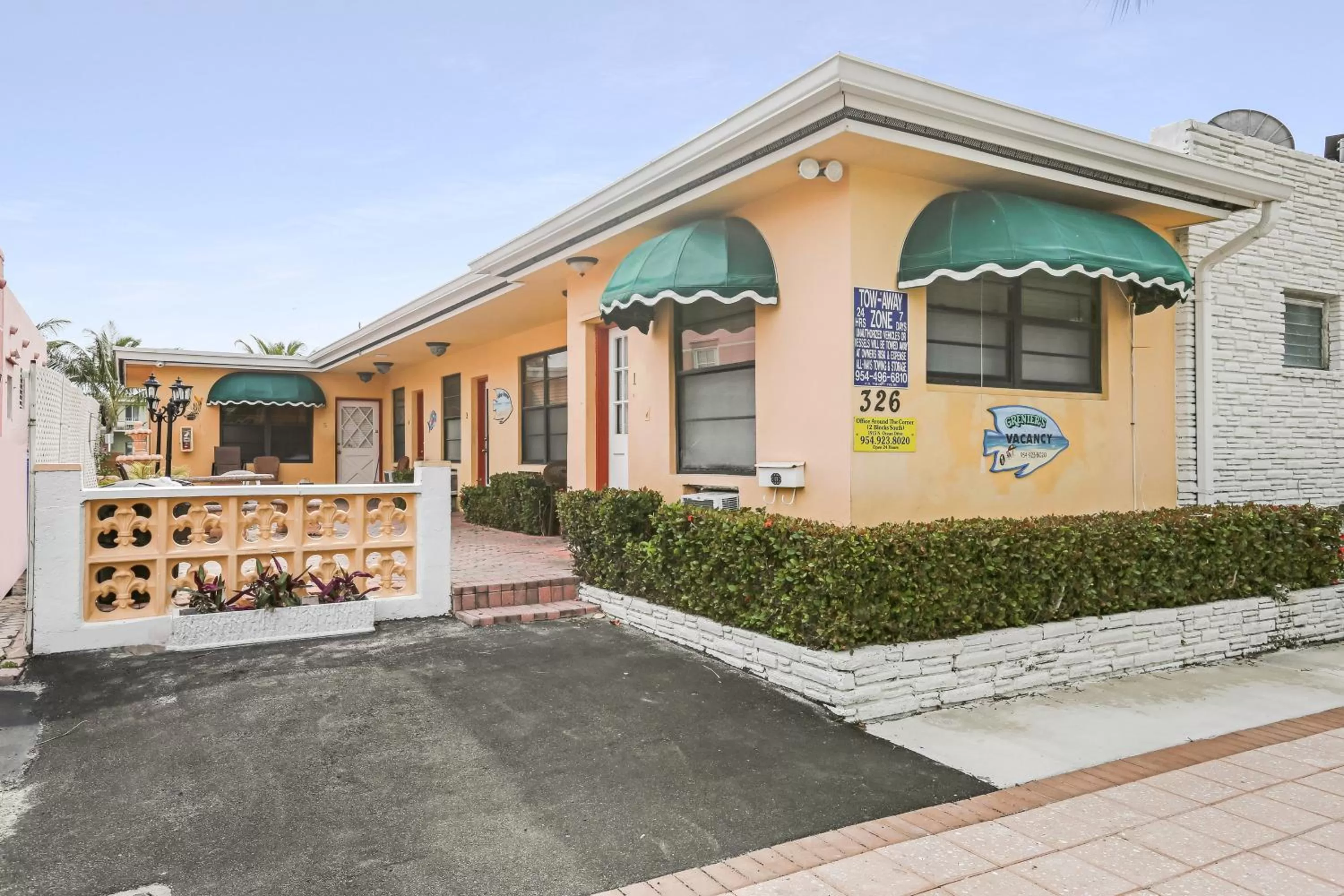 Property building in Greniers