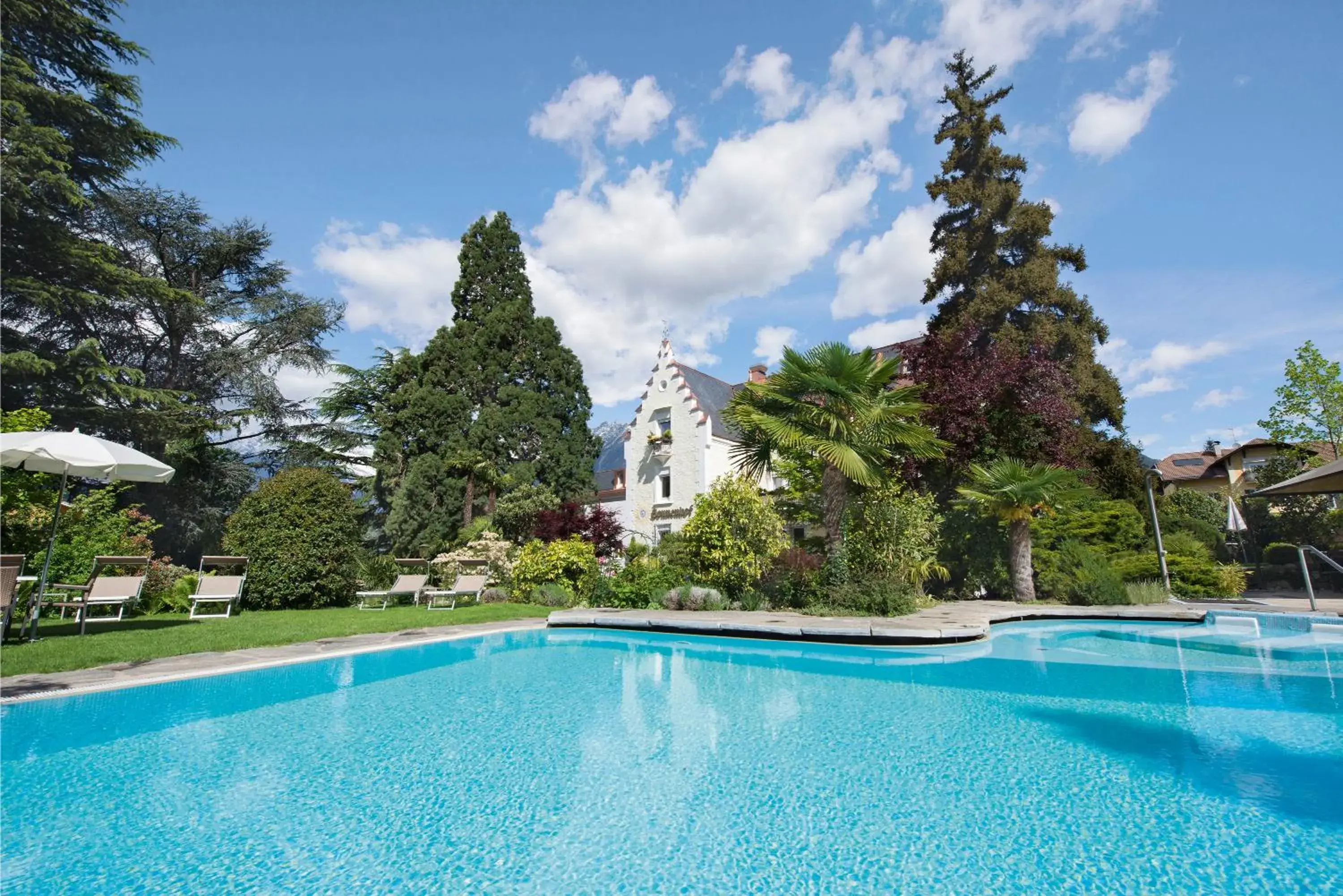 Property building, Swimming Pool in Hotel Sonnenhof