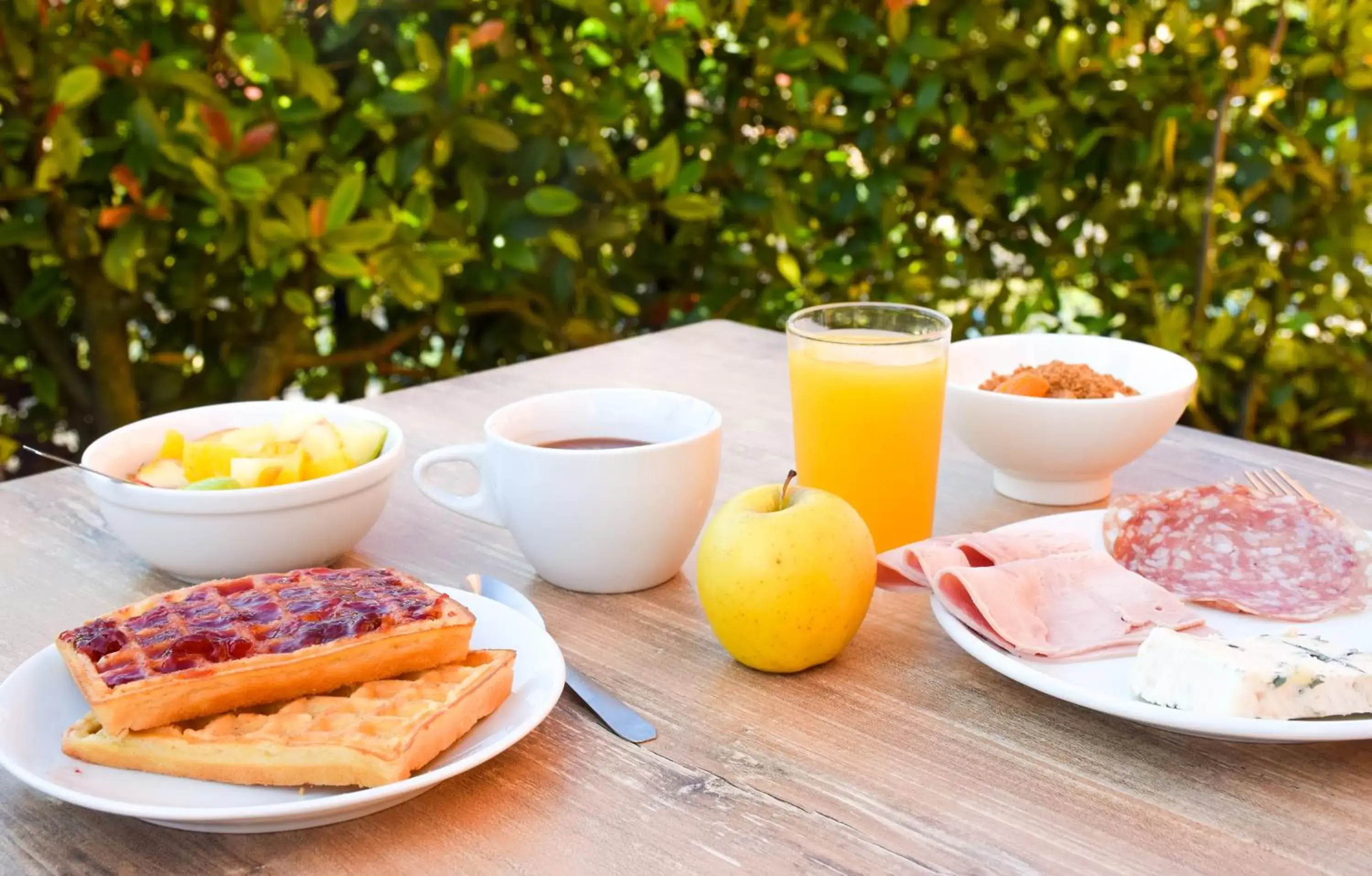 Breakfast in ibis Budget Millau Viaduc