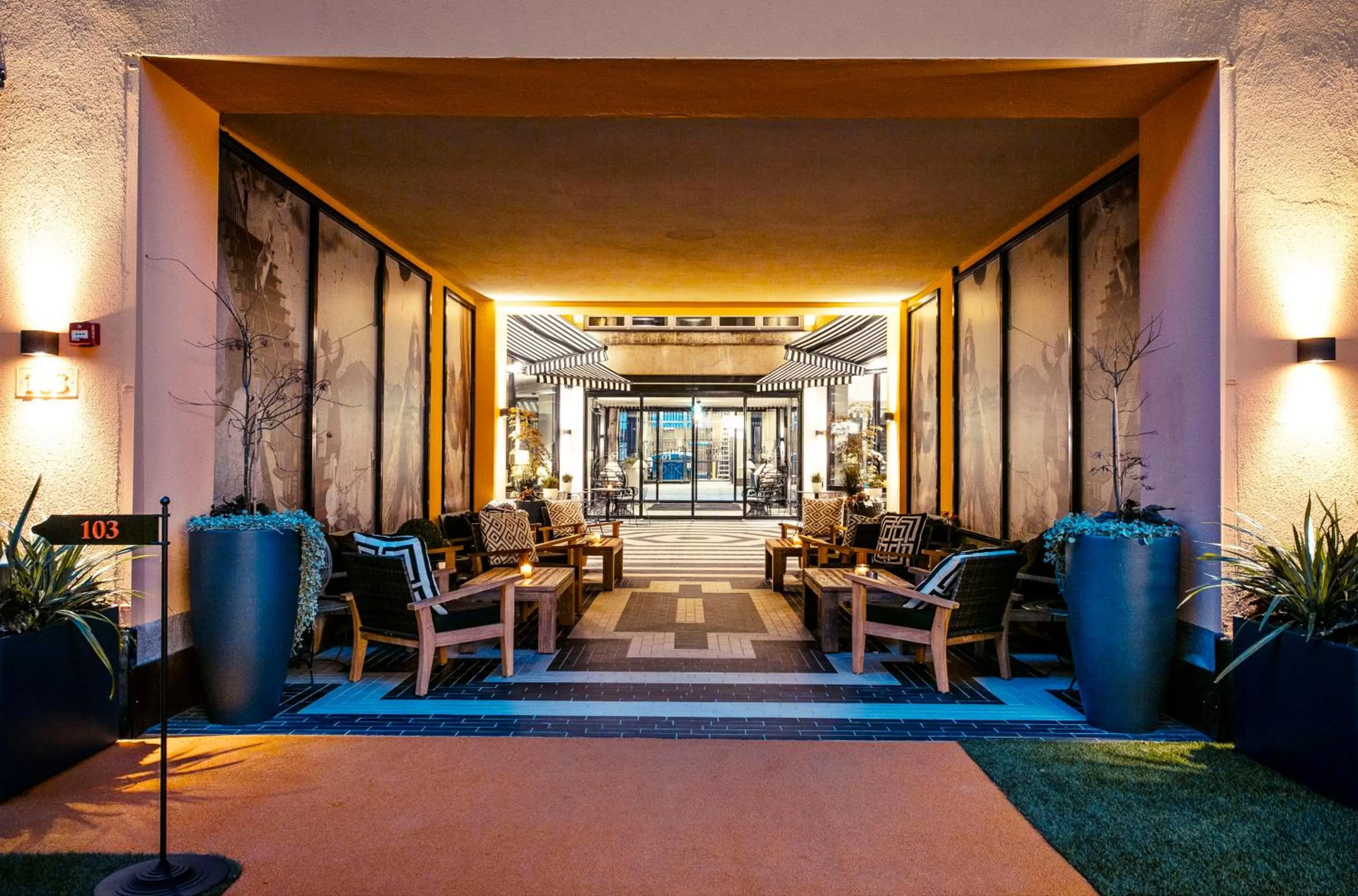 Seating area in Hotel F6