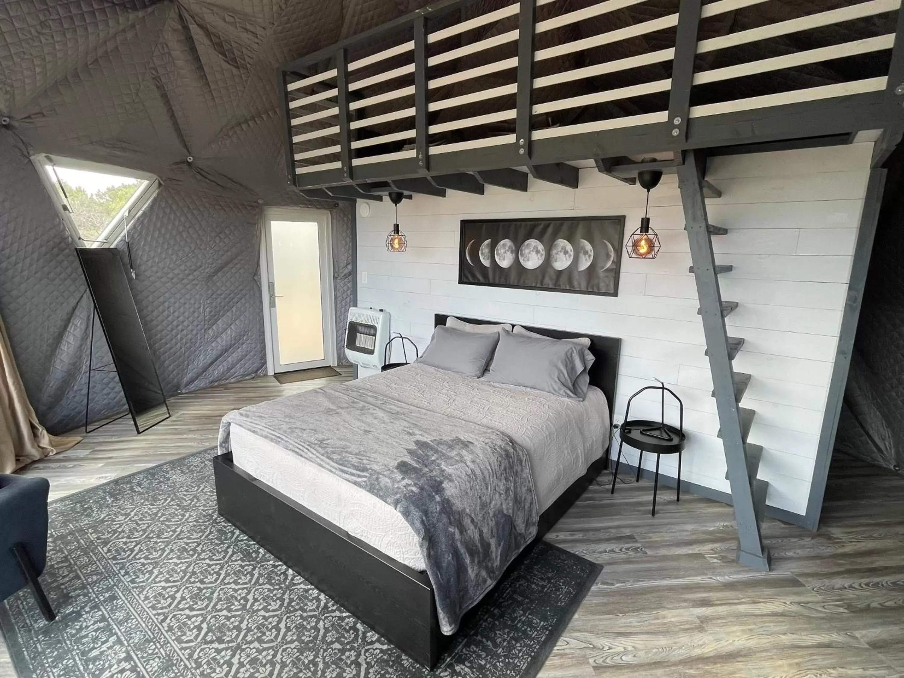 Bed in Canyon Rim Domes - A Luxury Glamping Experience!!