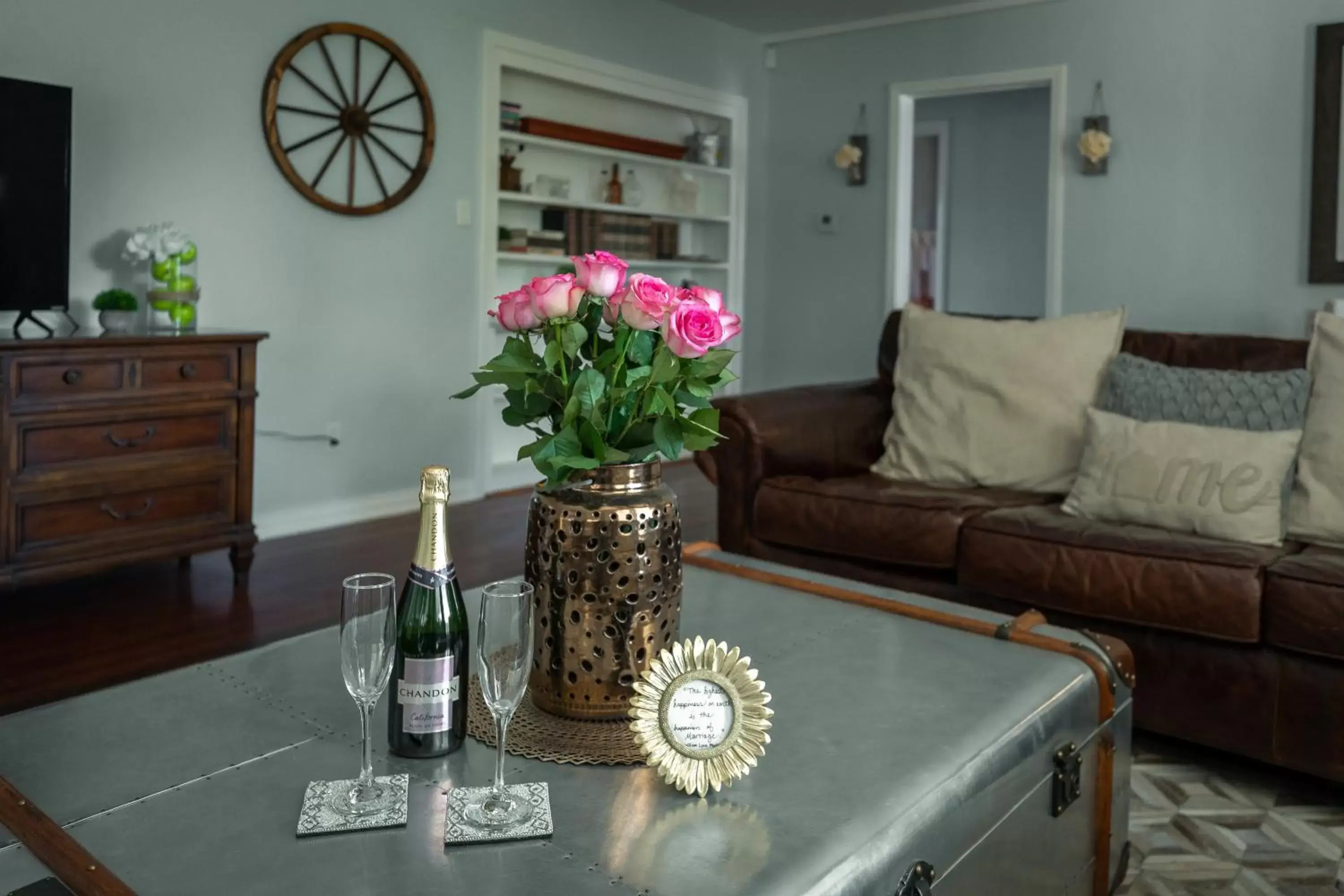 Living room, Seating Area in Apple Tree Inn