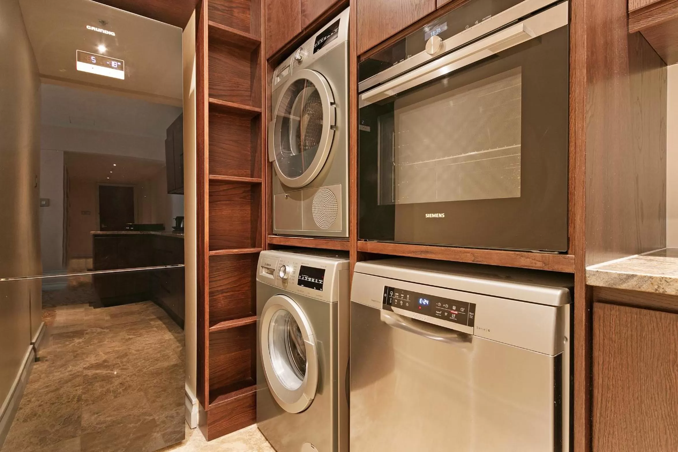 Kitchen or kitchenette, Kitchen/Kitchenette in Taj Executive Suites, Private Residence