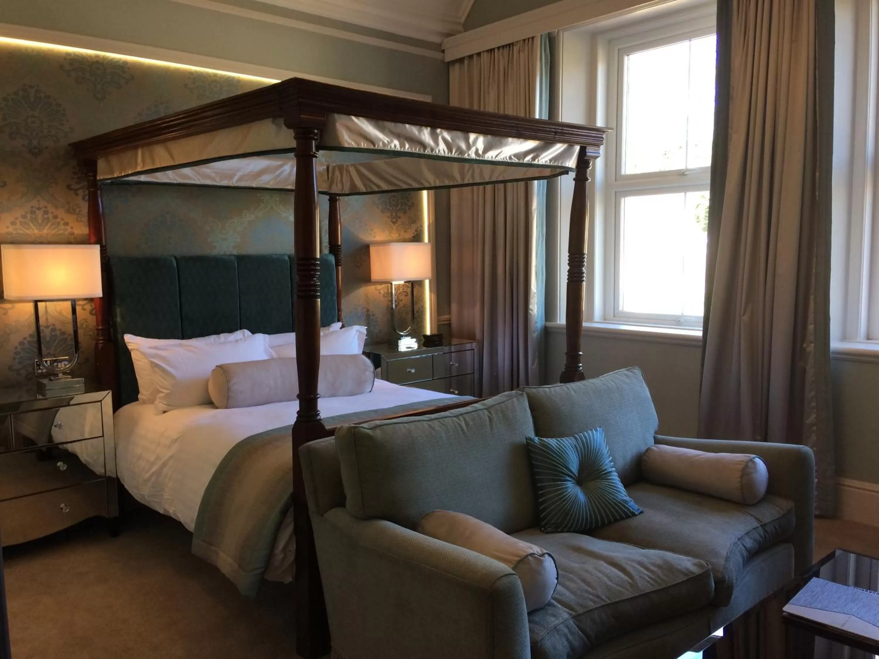 Bedroom, Bed in The Shrubbery Hotel, Ilminster