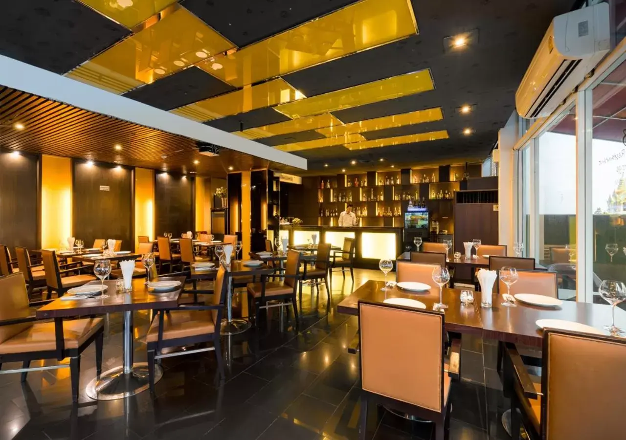 Restaurant/Places to Eat in FuramaXclusive Asoke, Bangkok