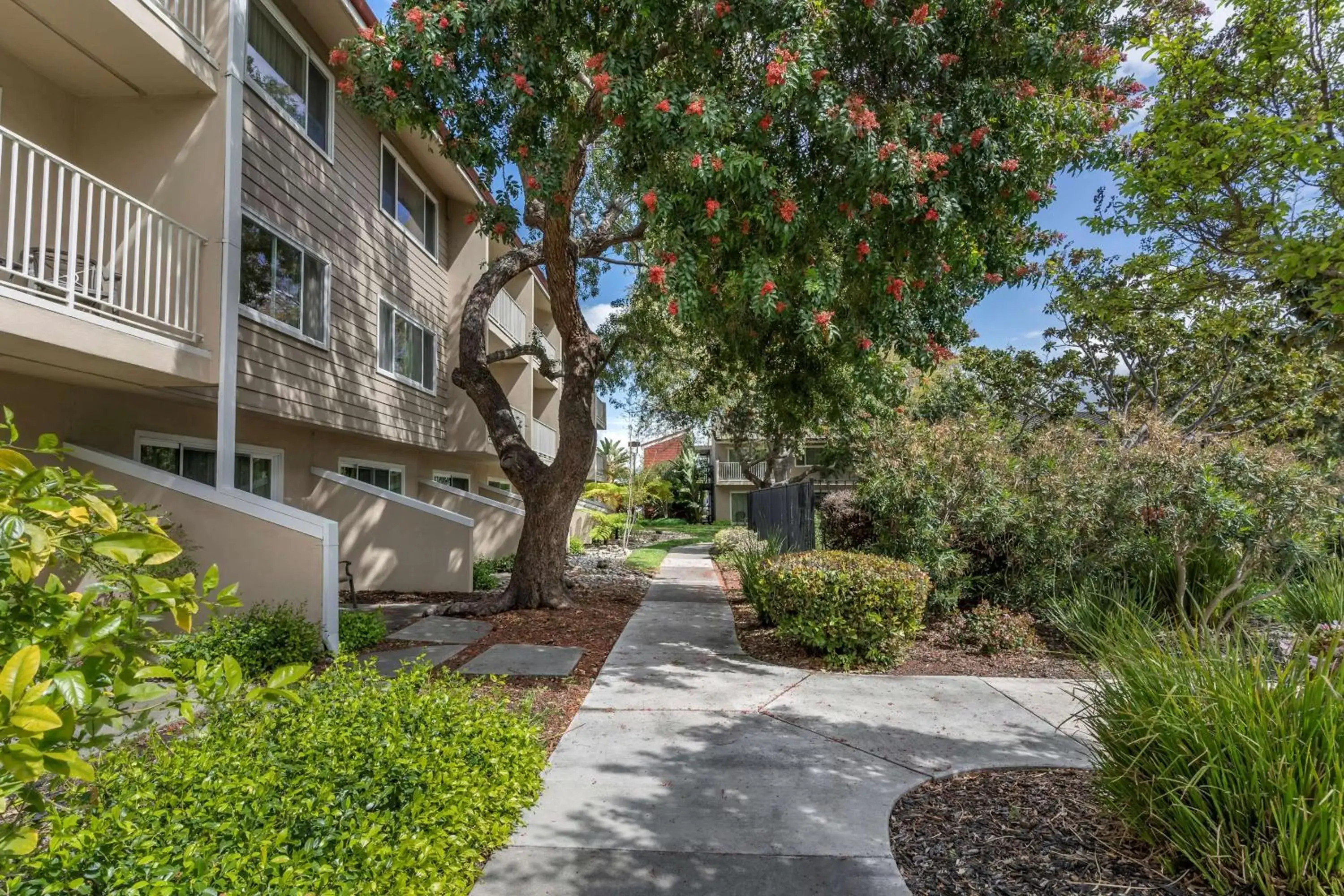 Property Building in Best Western Plus Garden Court Inn