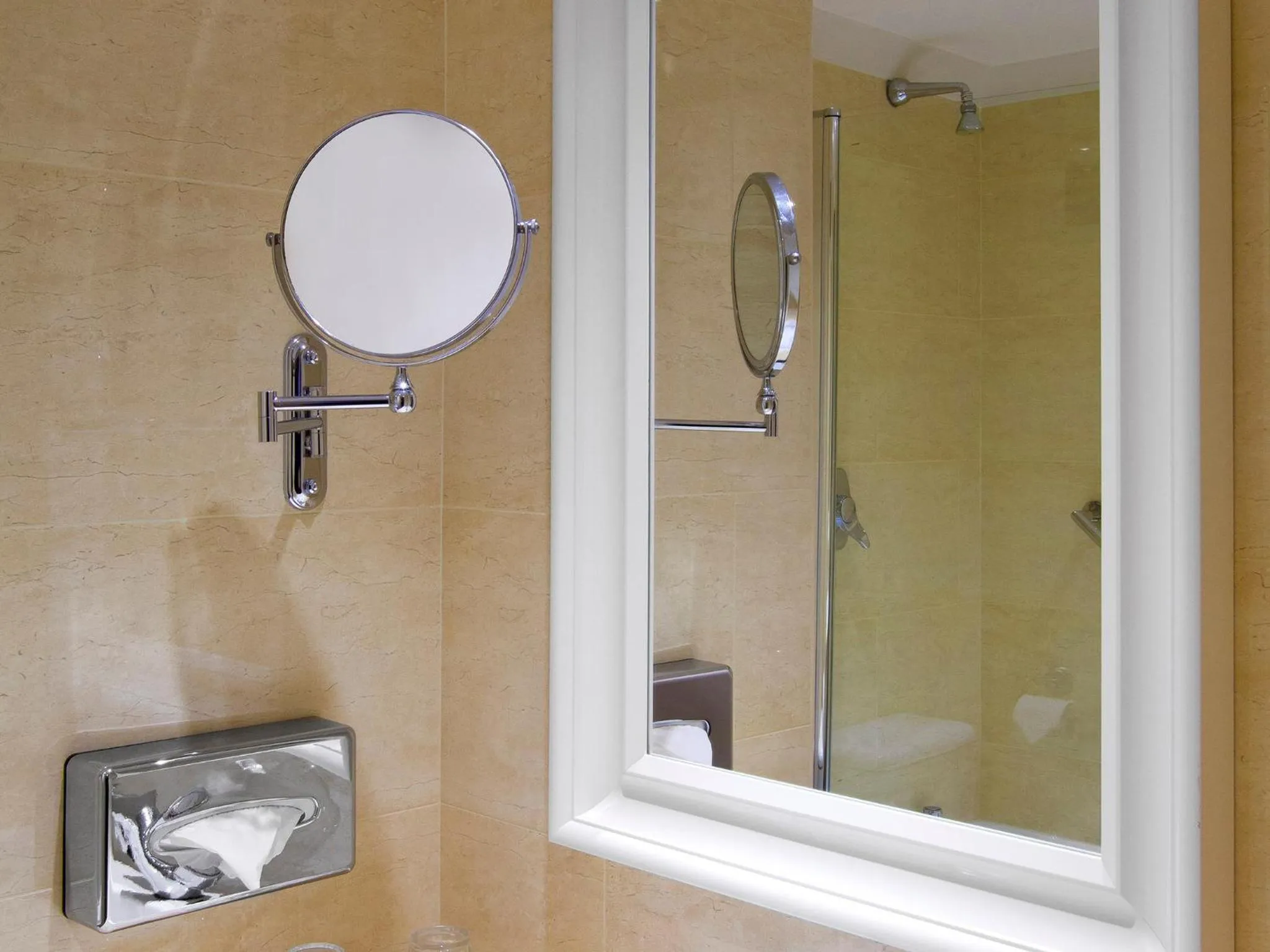 Bathroom in Bonnington Hotel & Leisure Centre