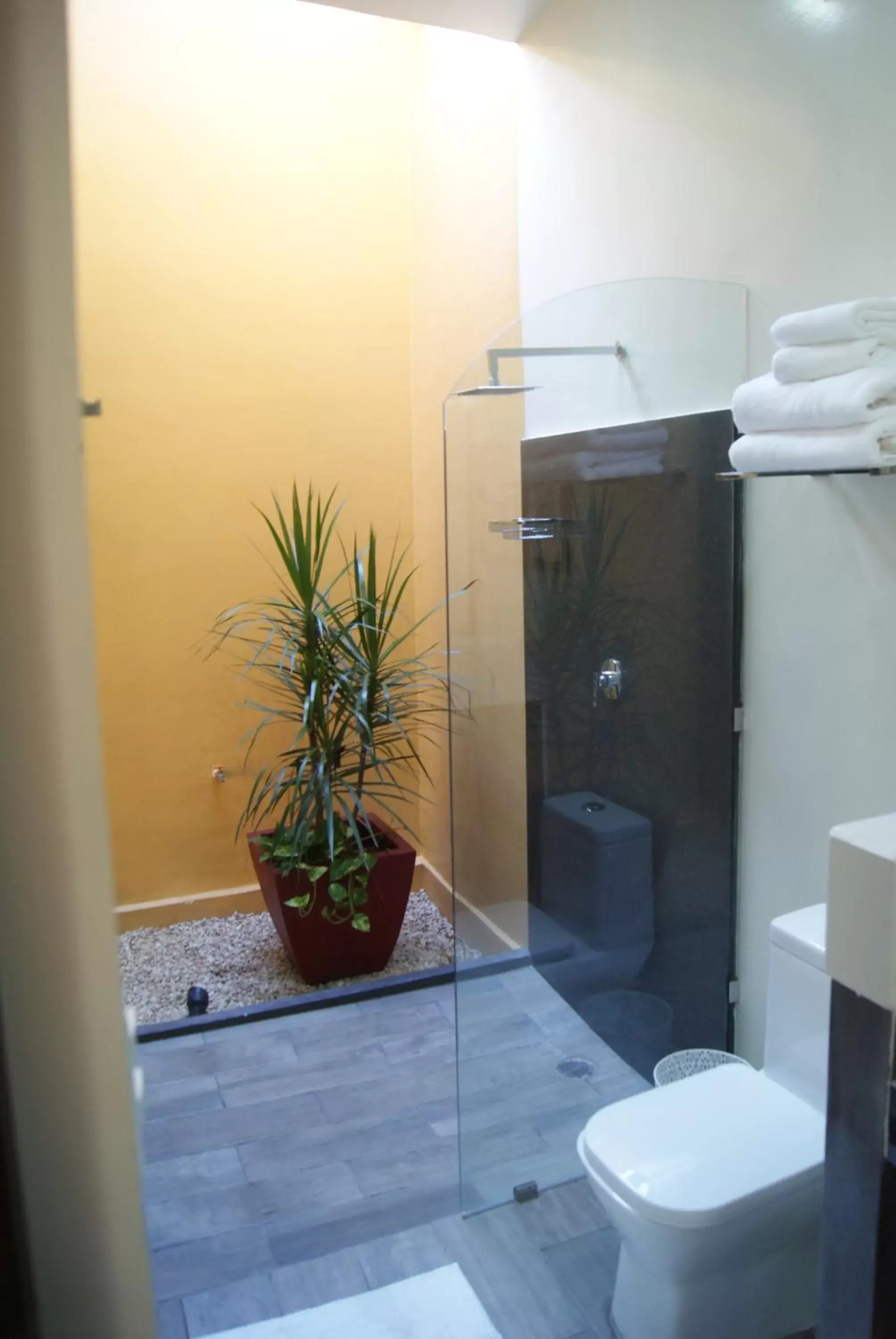 Bathroom in Ochenta Y Dos Bed & Breakfast & Spa