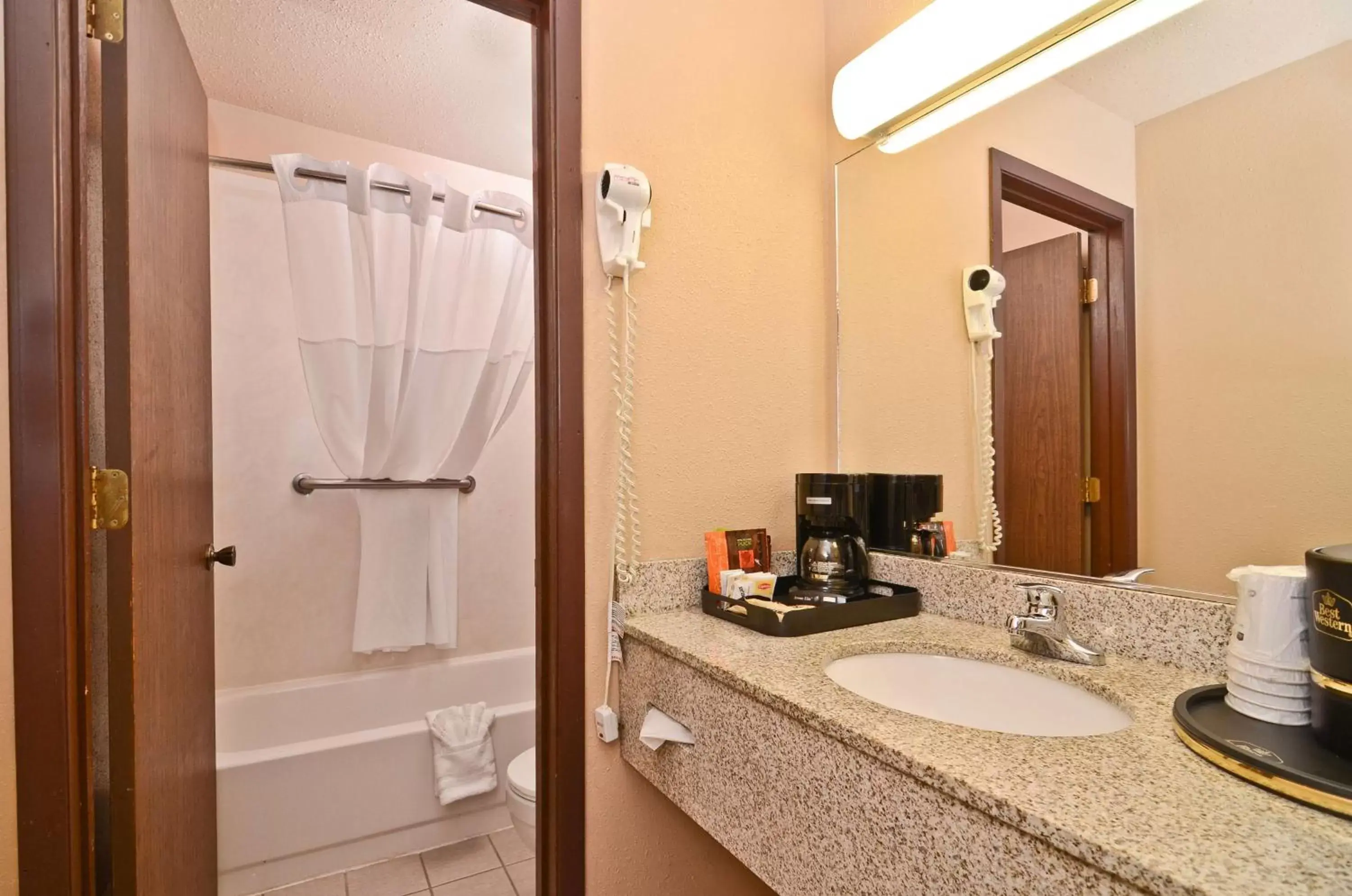 Photo of the whole room, Bathroom in Best Western Bidarka Inn