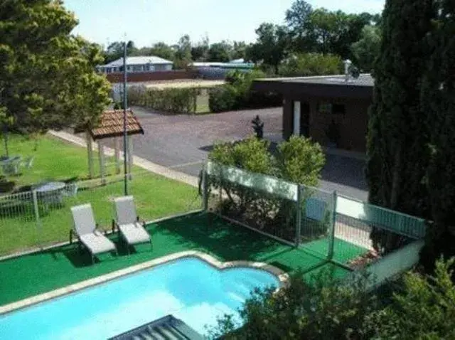 Bird's eye view, Pool View in Nicholas Royal Motel - No Pets Allowed