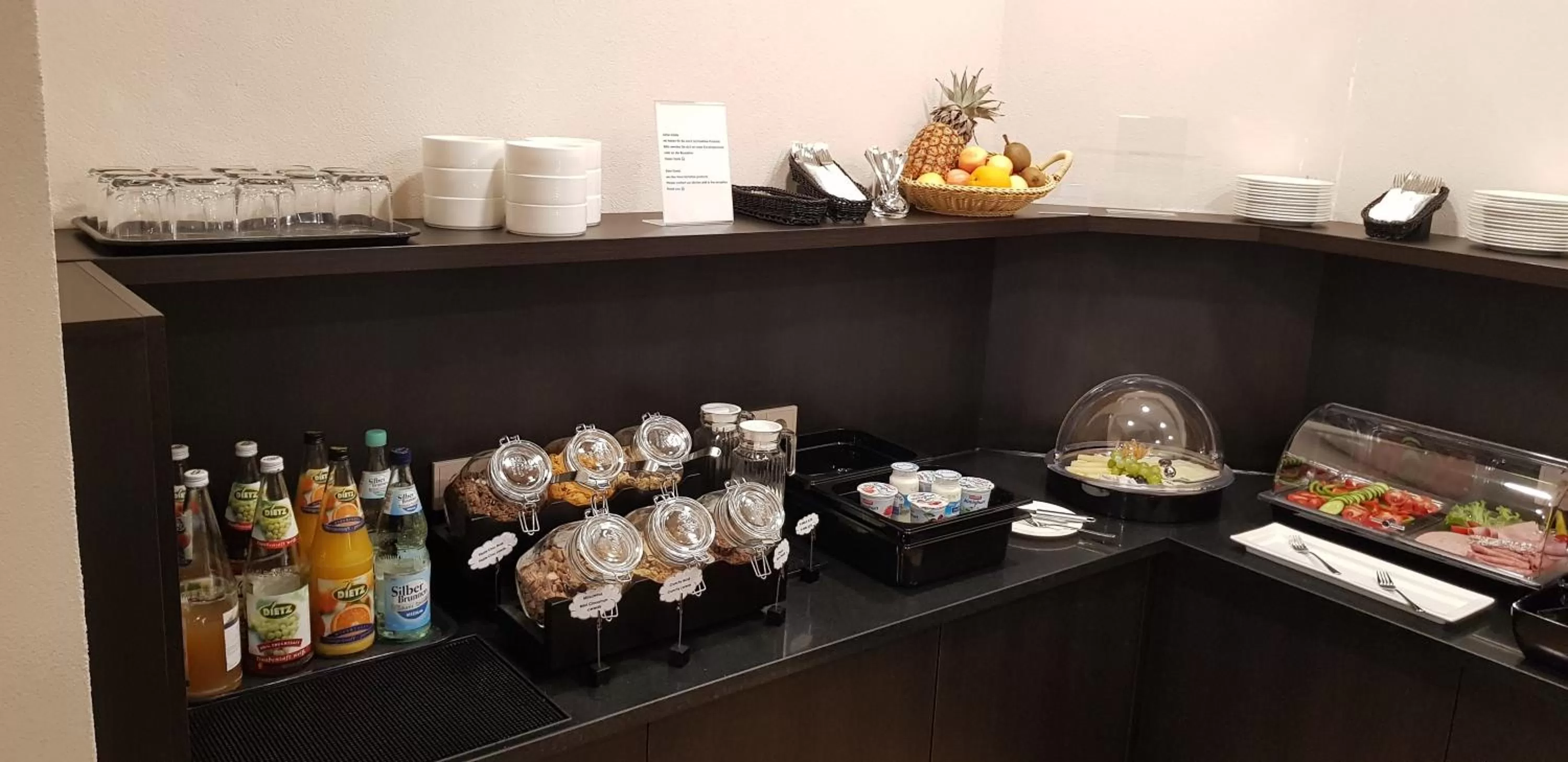 Buffet breakfast in Hotel U7