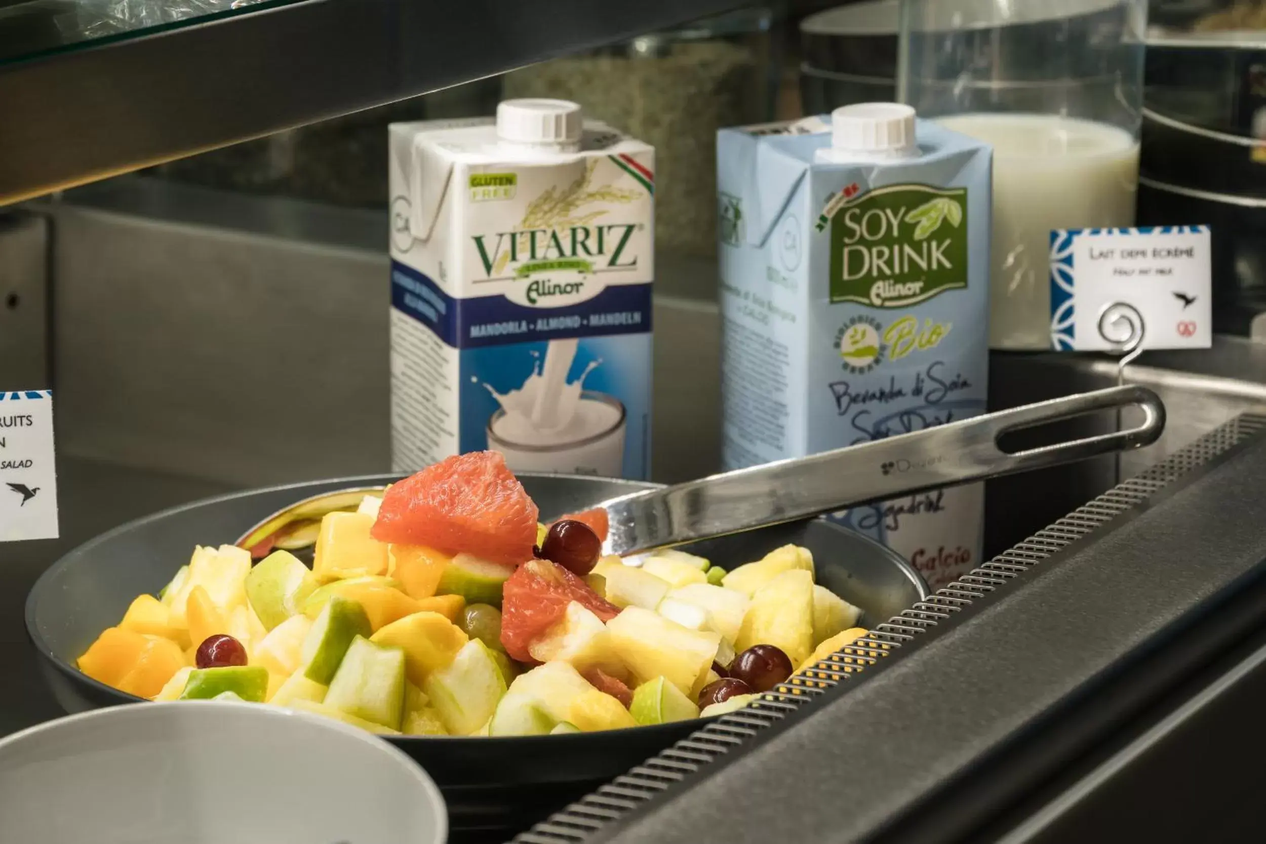 Buffet breakfast in Hôtel ORIGAMI Buffet breakfast in Hôtel ORIGAMI