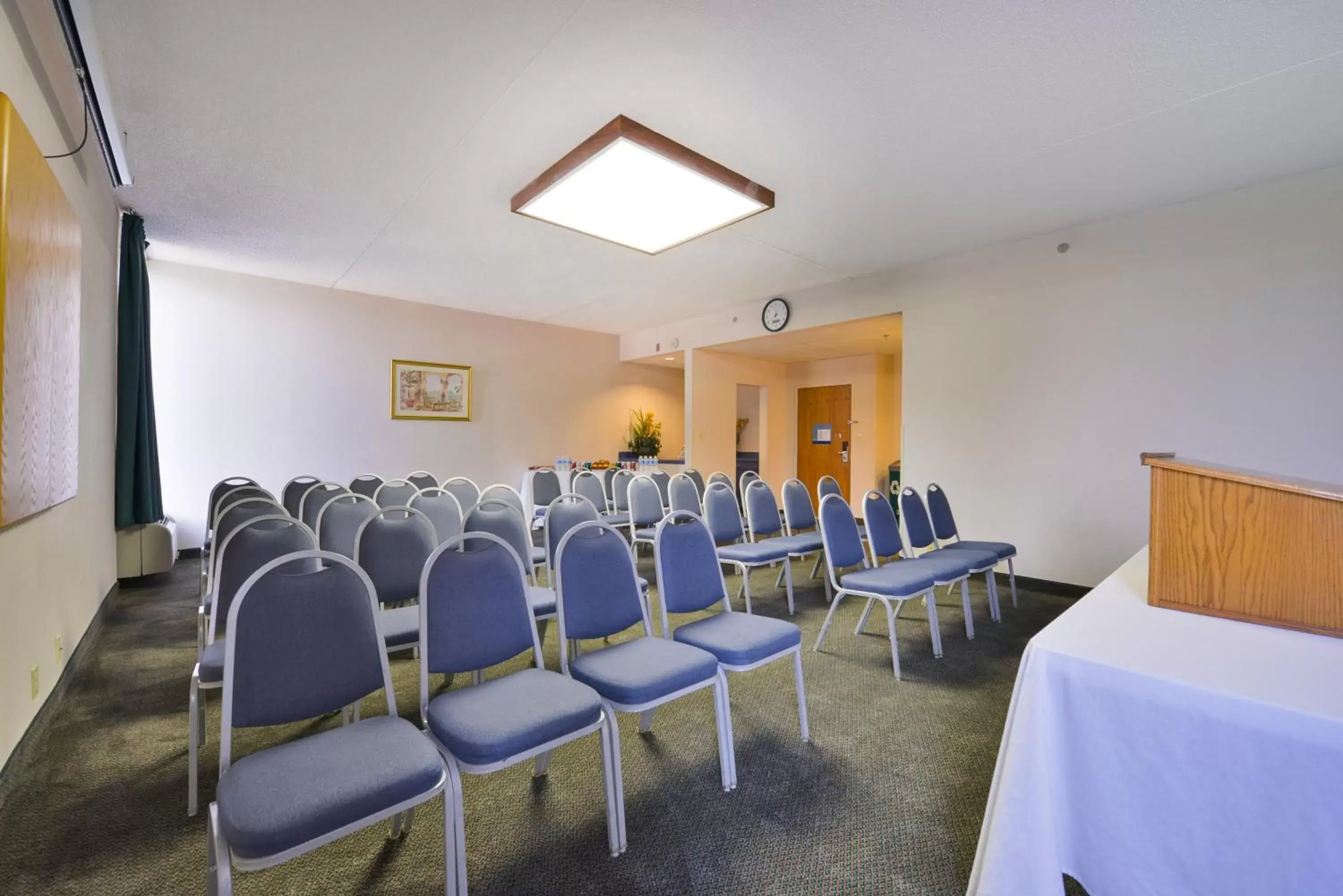 Business facilities in Greenstay Hotel & Suites Central