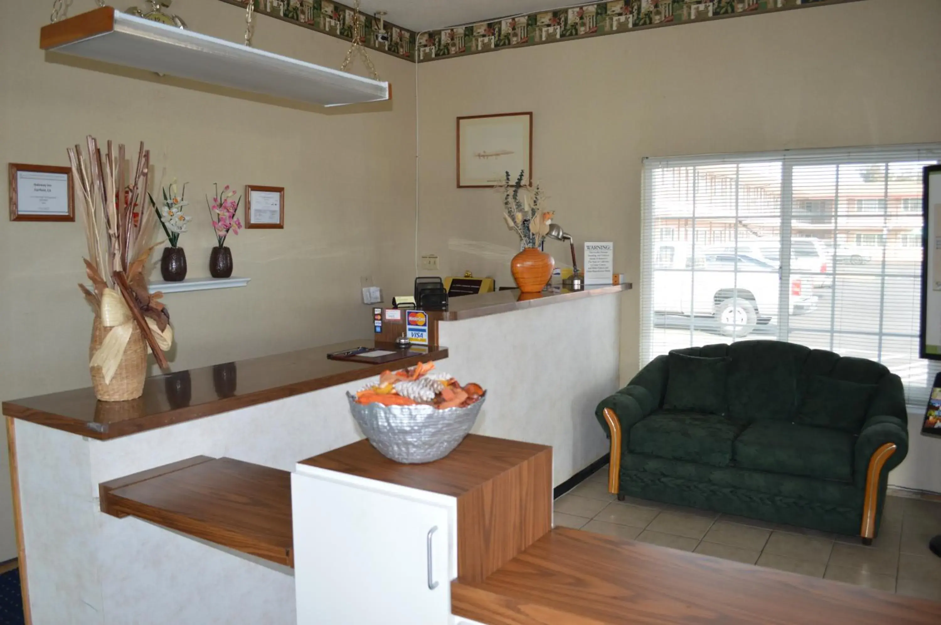 Lobby or reception in Gateway Inn Fairfield