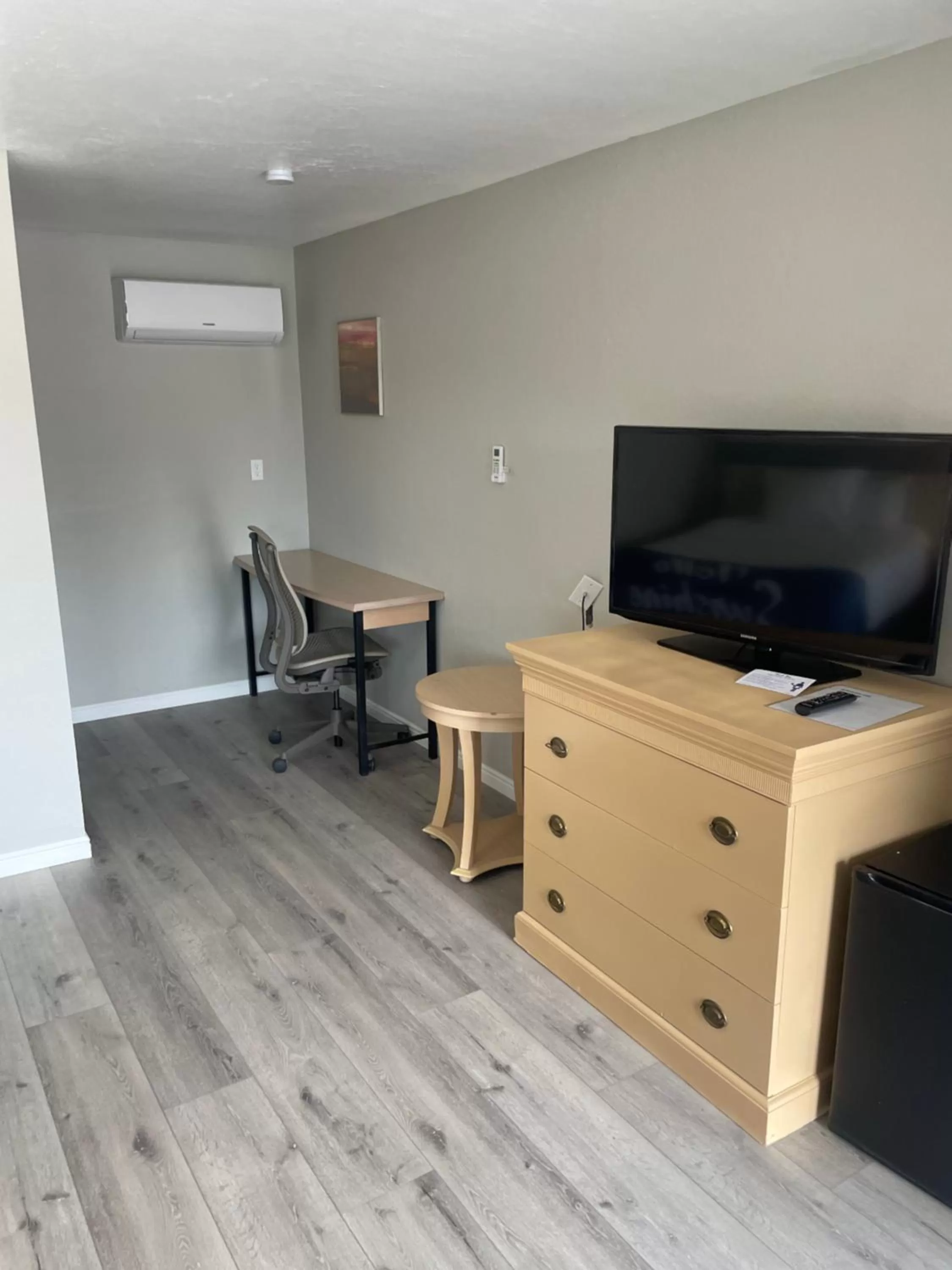 TV and multimedia in Sunglow Motel