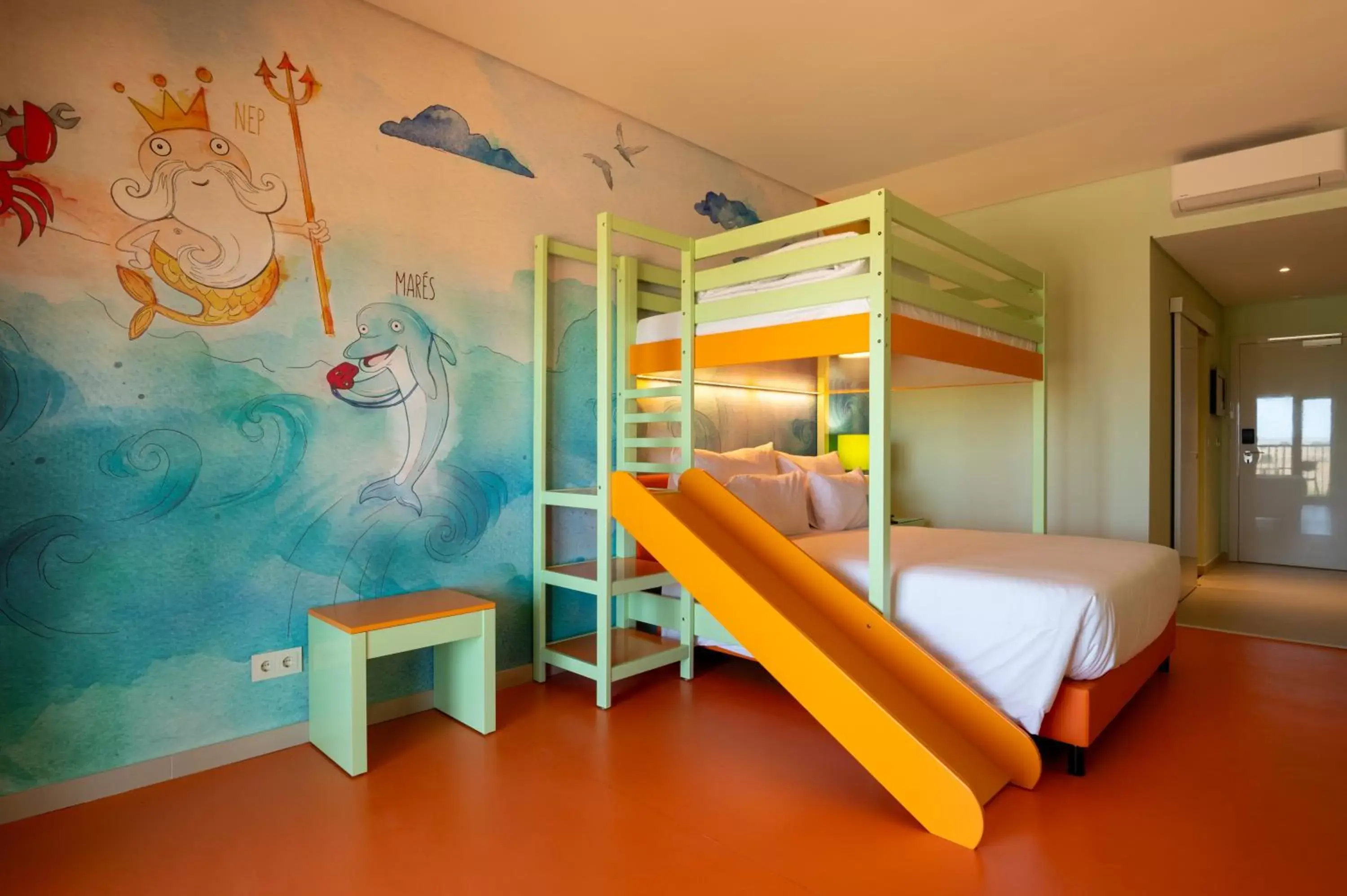 Bed in Vila Gale Nep Kids