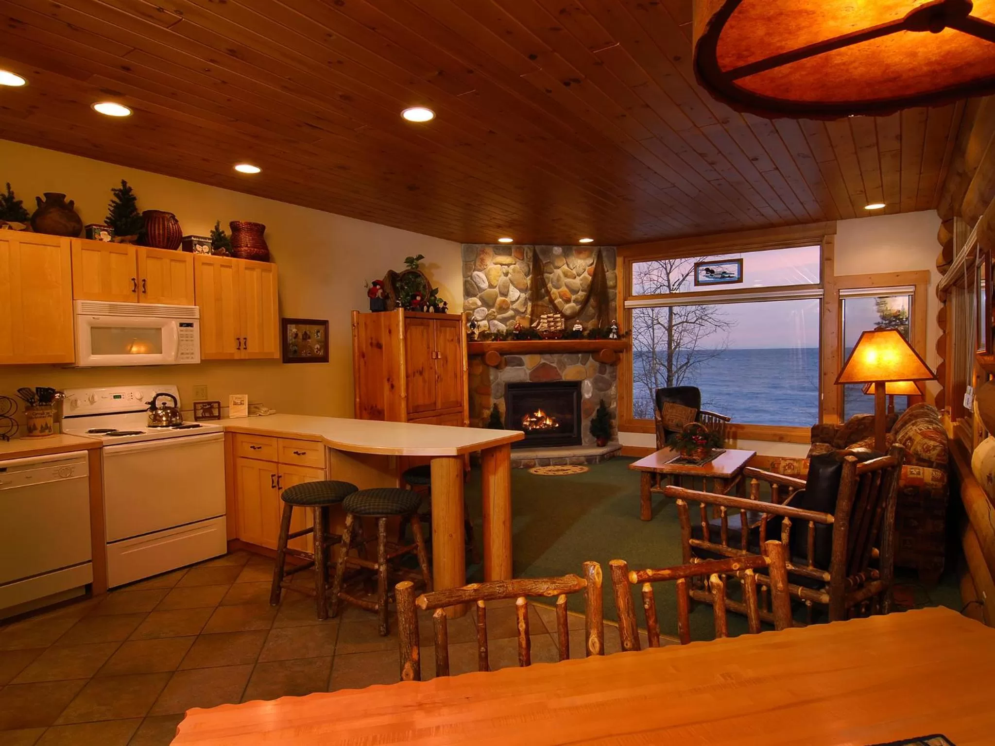 Kitchen or kitchenette in Grand Superior Lodge