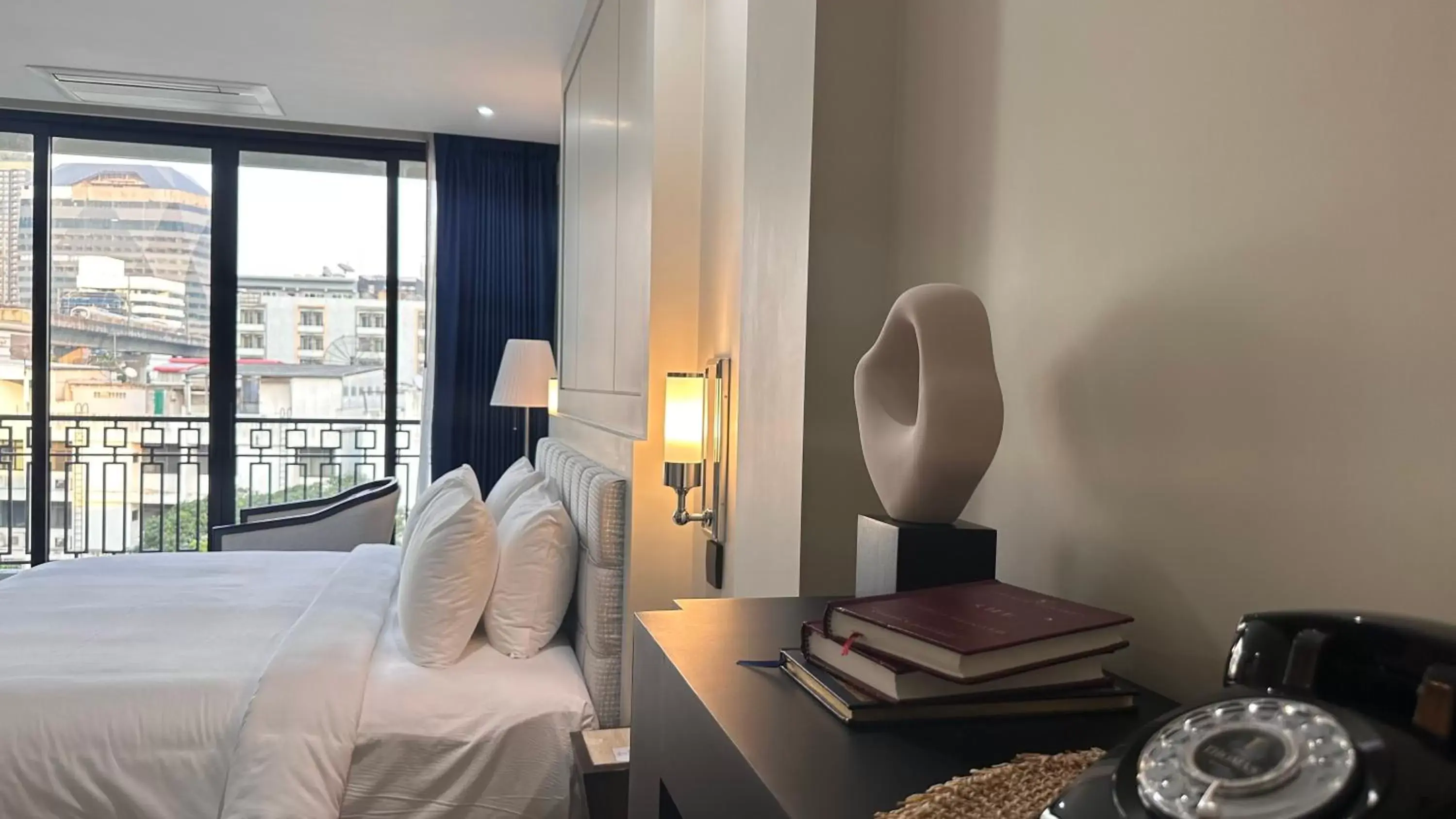 Bedroom, Bed in Hotel Thomas Bangkok Bedroom, Bed in Hotel Thomas Bangkok