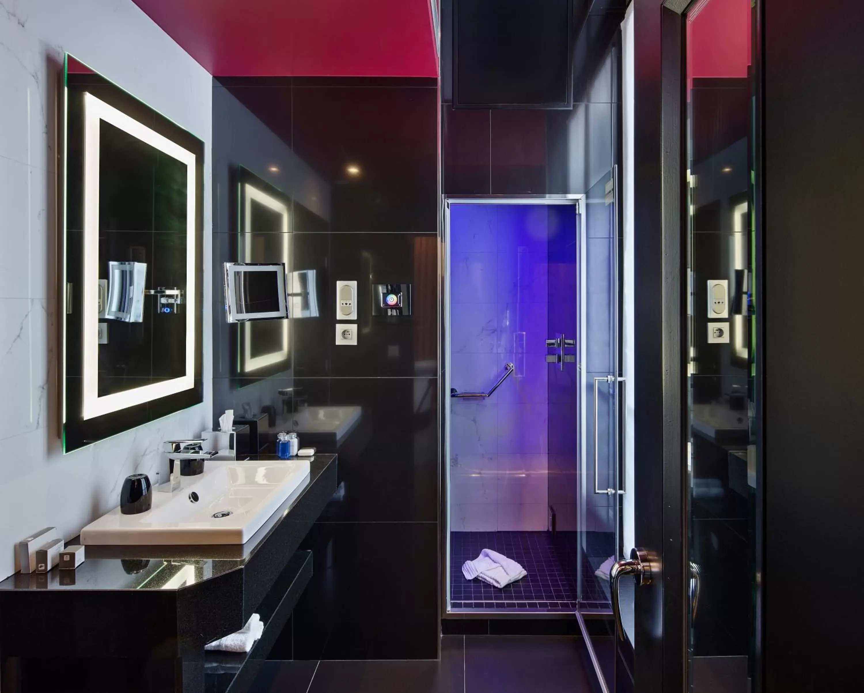 Bathroom in Maison Albar Hotels Le Diamond