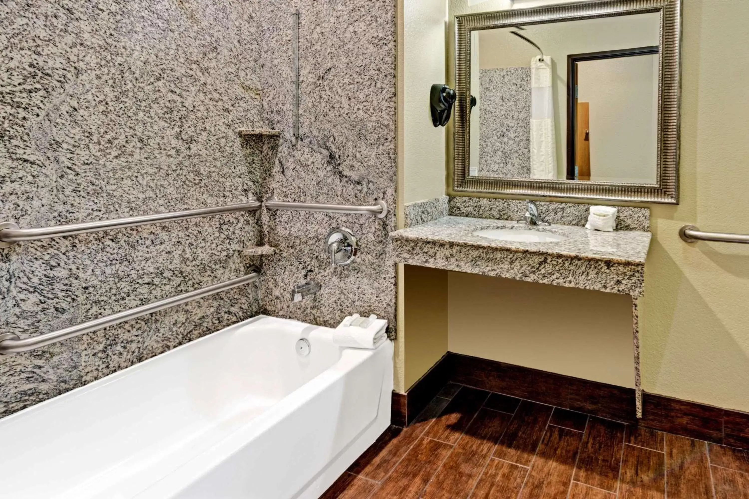 Photo of the whole room, Bathroom in Super 8 by Wyndham San Antonio/Alamodome Area