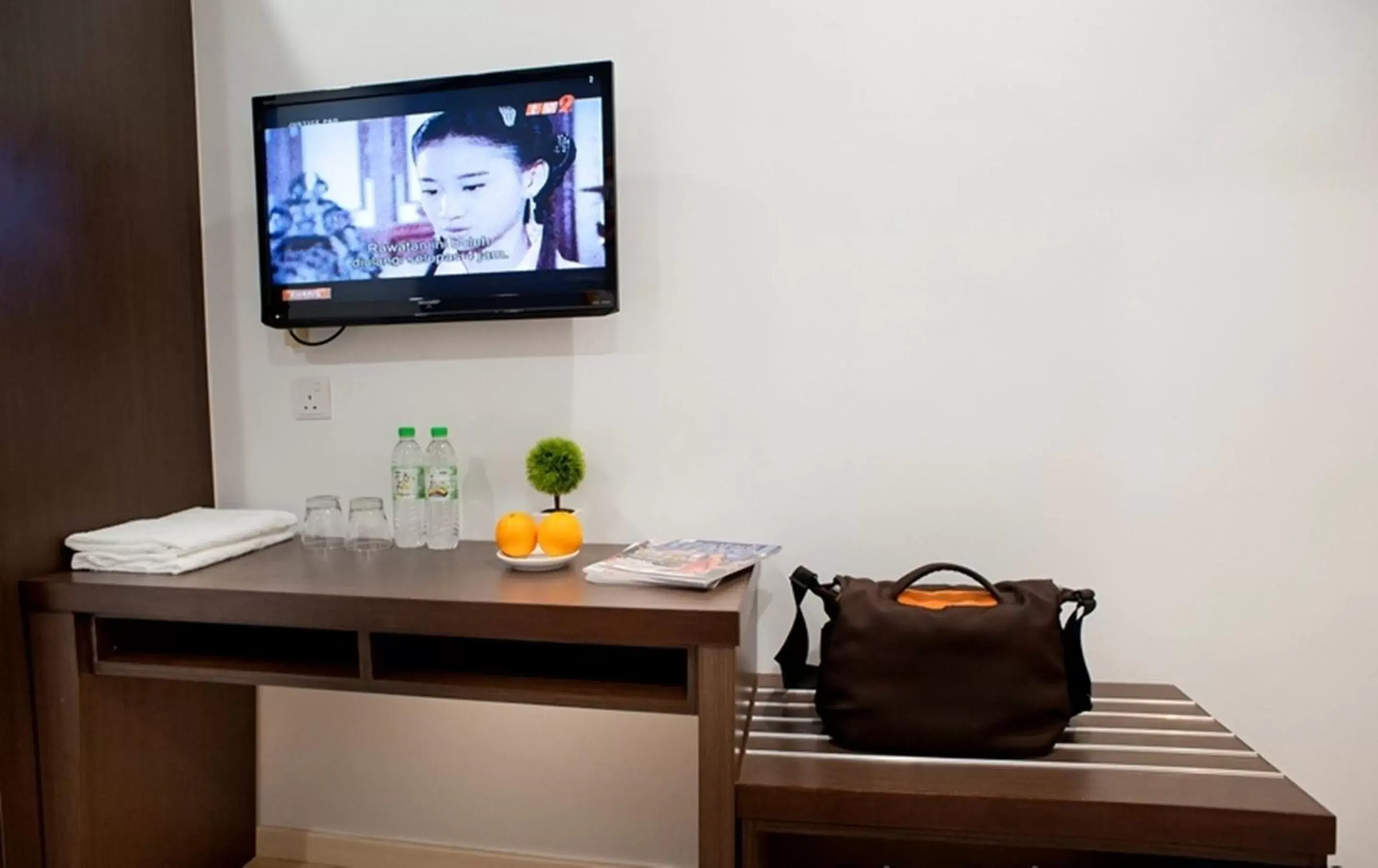 Bedroom, TV/Entertainment Center in Big Orange Hotel Sungai Petani
