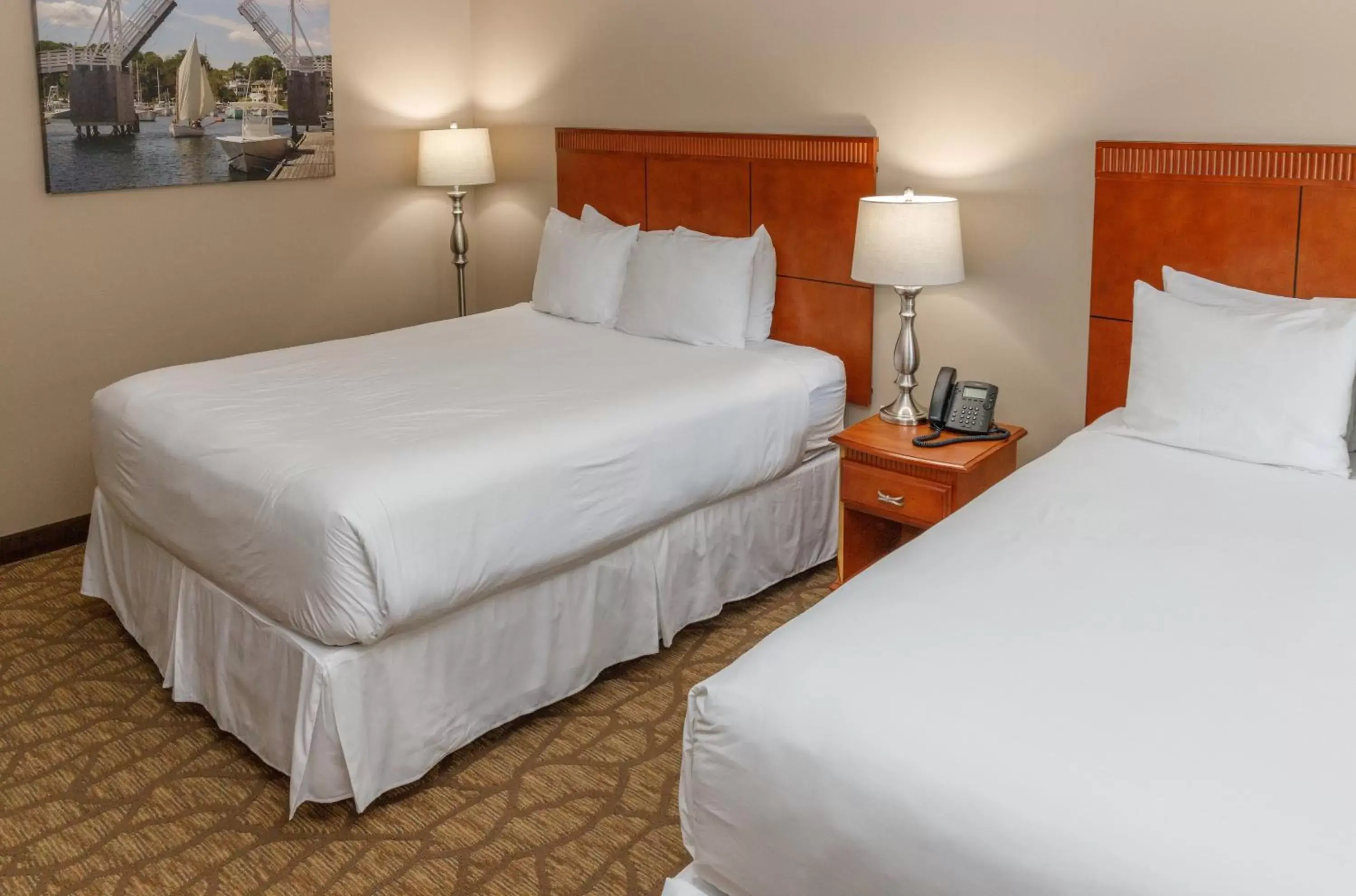 Bedroom, Bed in Admiral's Inn Resort