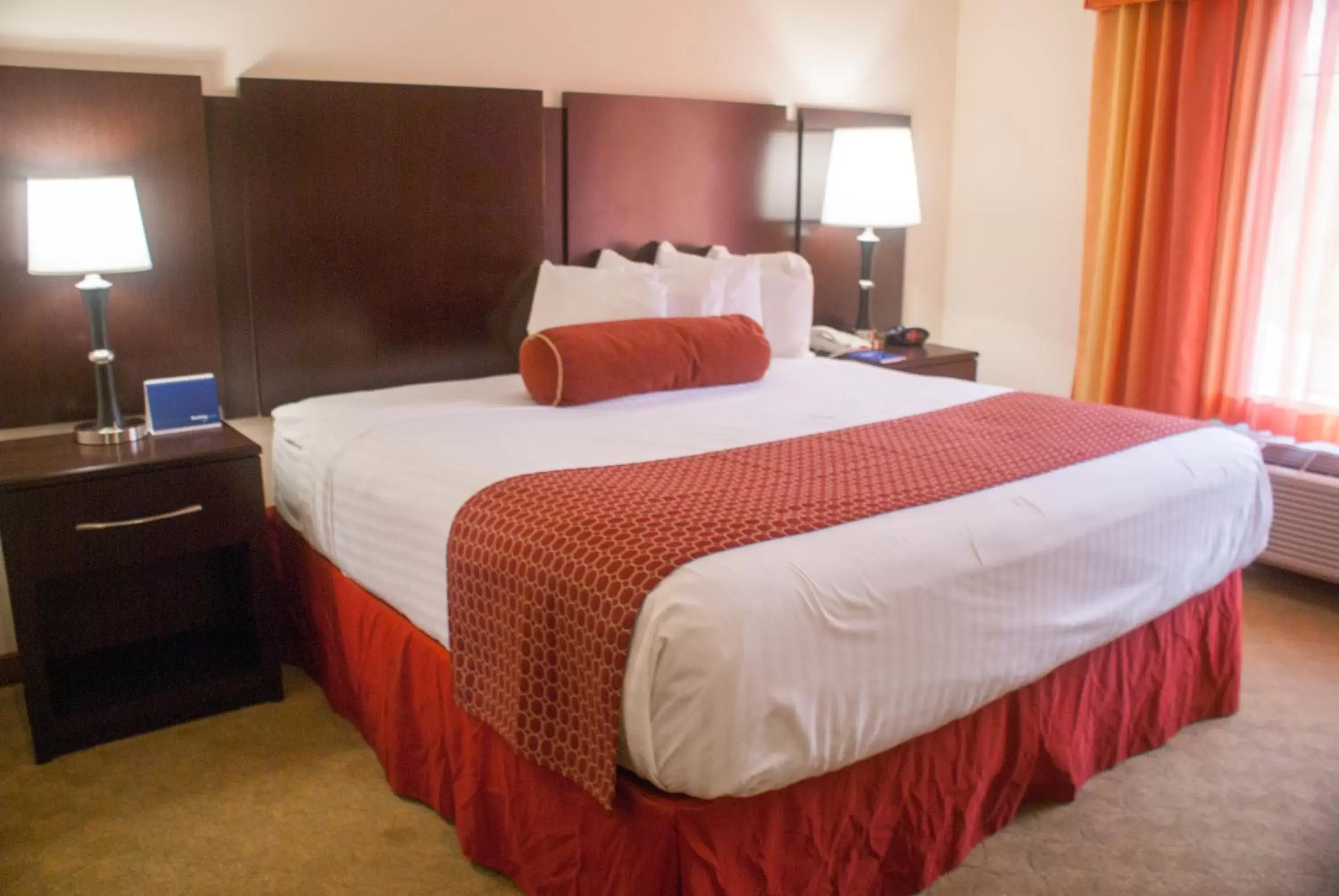 Bed in Best Western Plus Cecil Field Inn & Suites